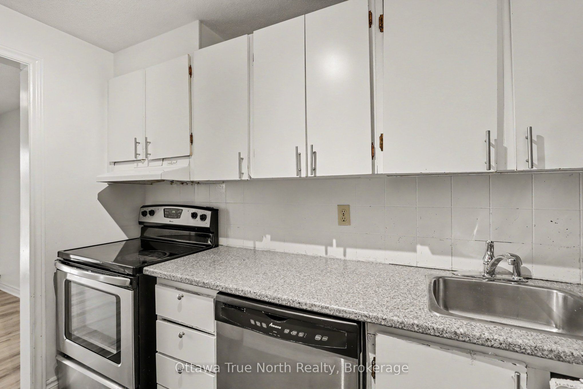 4 Sweetbriar Circle Unit 3, Barrhaven, ON K2J 2K4 photo 5