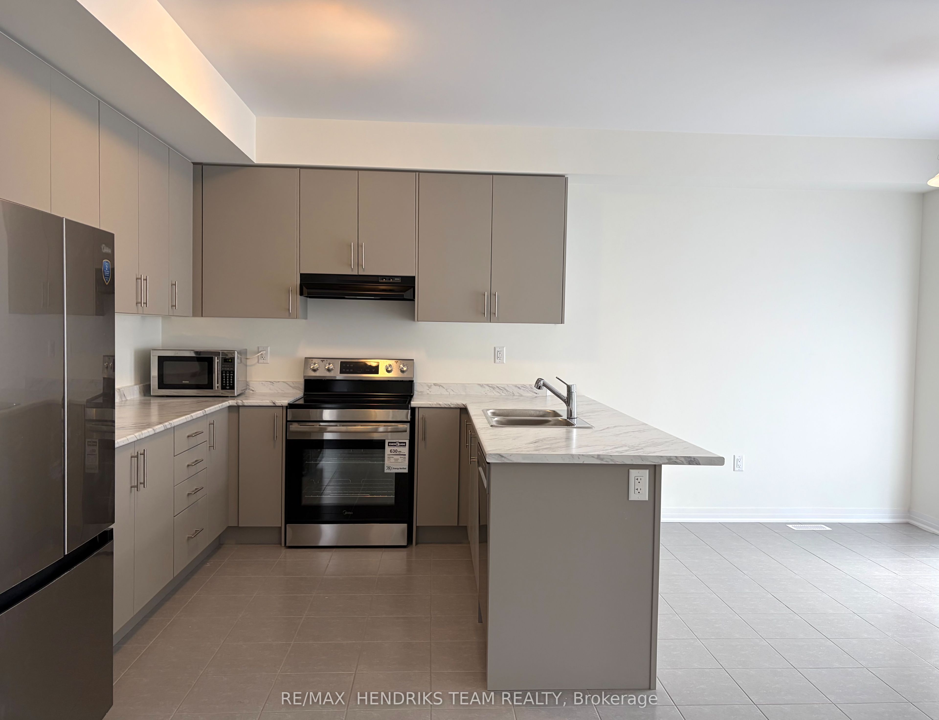 5 W Derose Avenue S, Thorold, ON L3B 5N5 photo 4