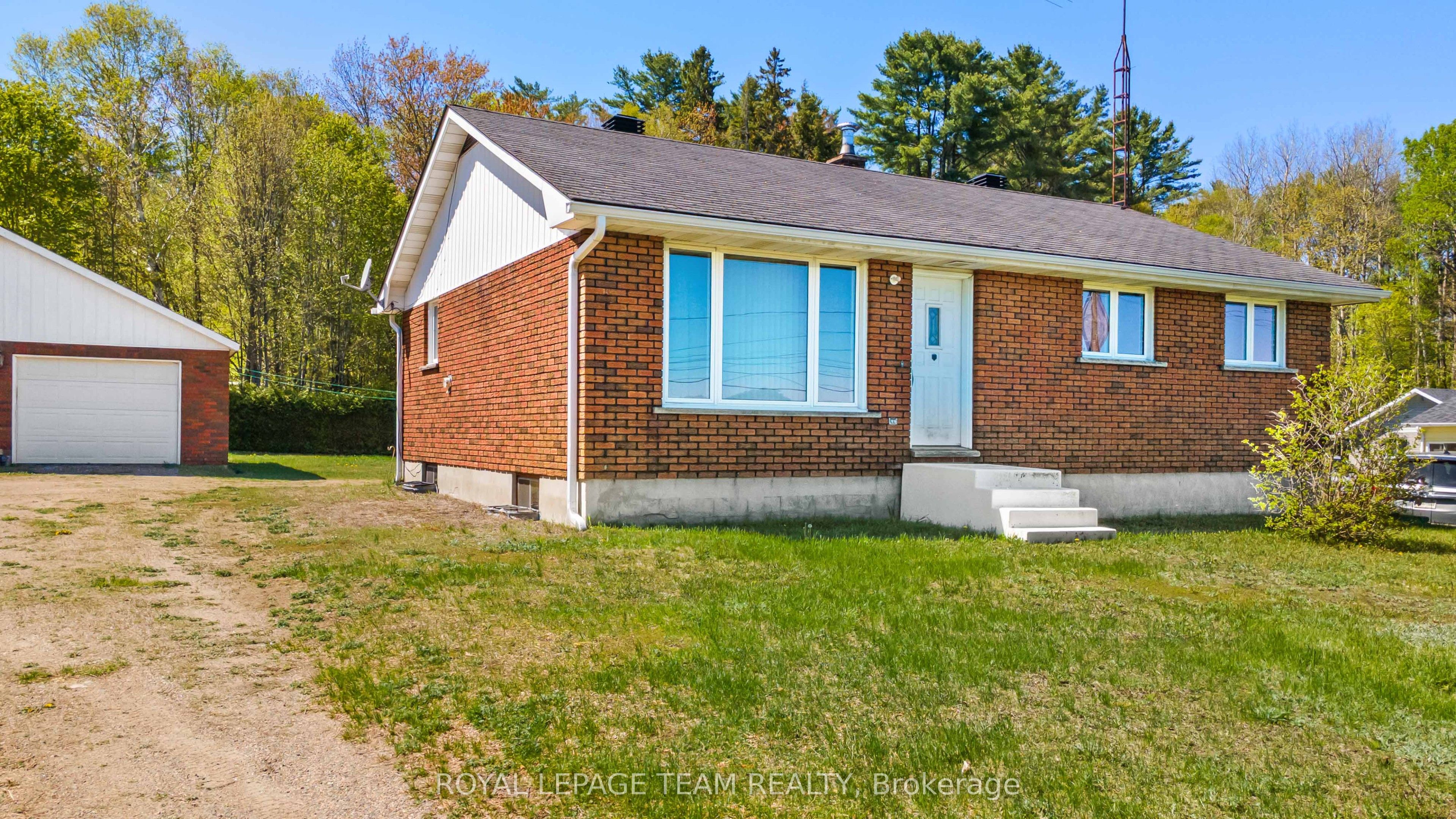 286 Siberia Road, Madawaska Valley, ON K0J 1B0 photo 2