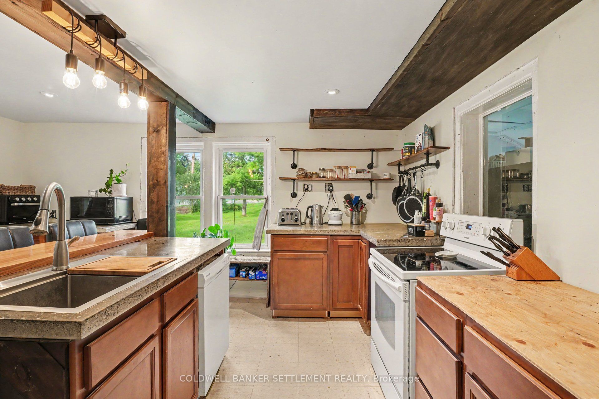 2349 Harlem Road, Rideau Lakes, ON K0G 1E0 photo 5