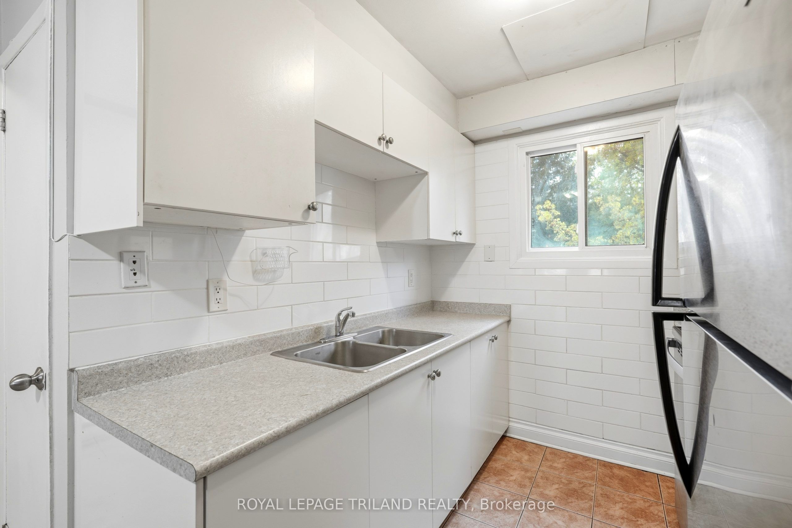 1600 Culver Drive 112, London East, ON N5V 3H5 photo 5