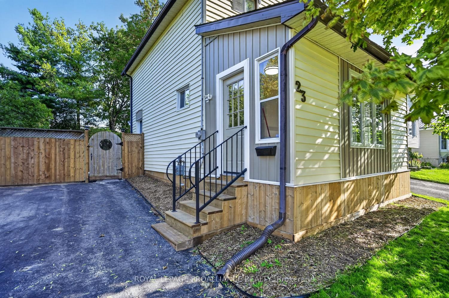 23 Sophia Street, Brockville, ON K6V 1V5 photo 2