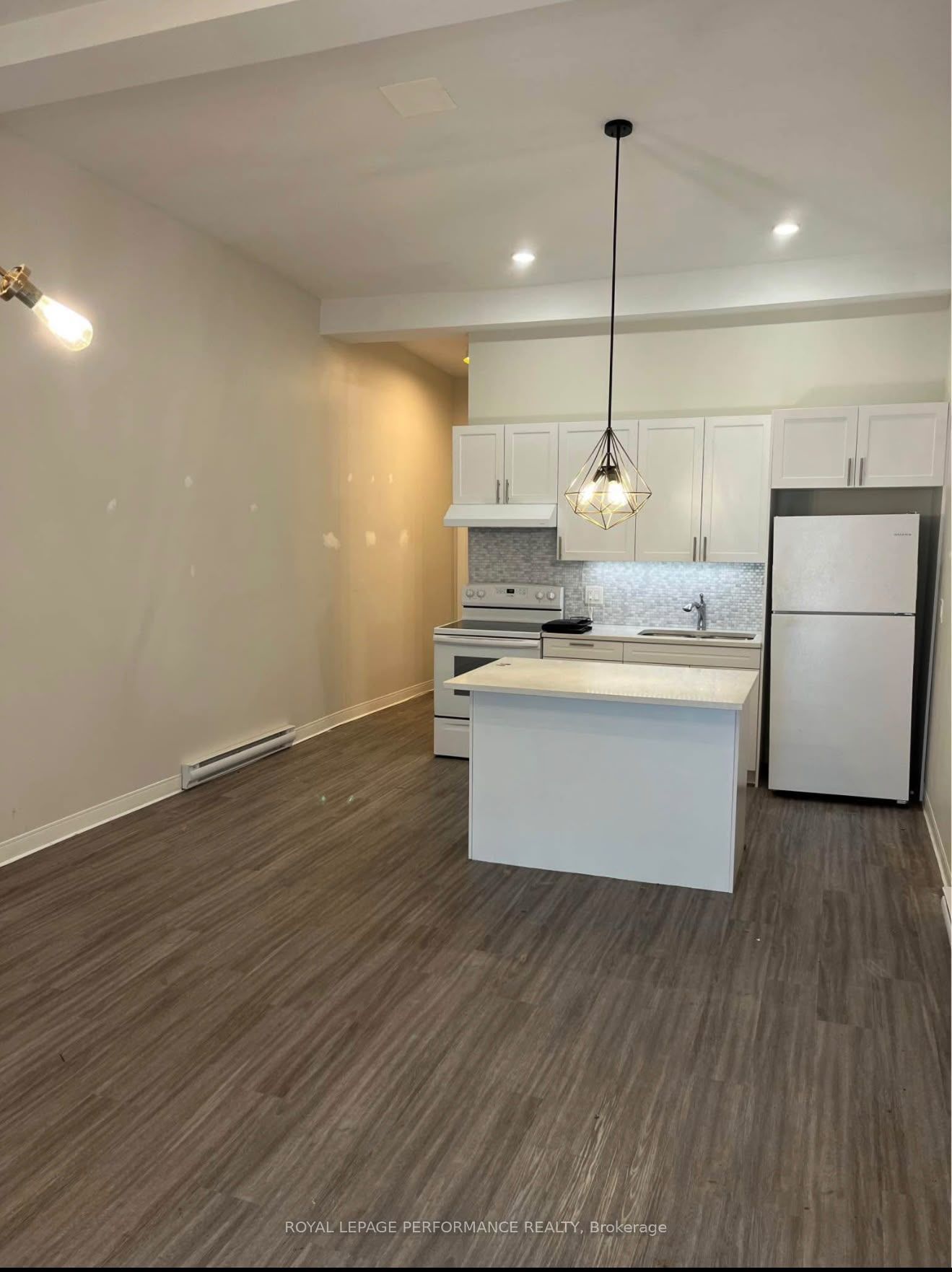 103-C Pitt Street E C, Cornwall, ON K6J 3P5 photo 4