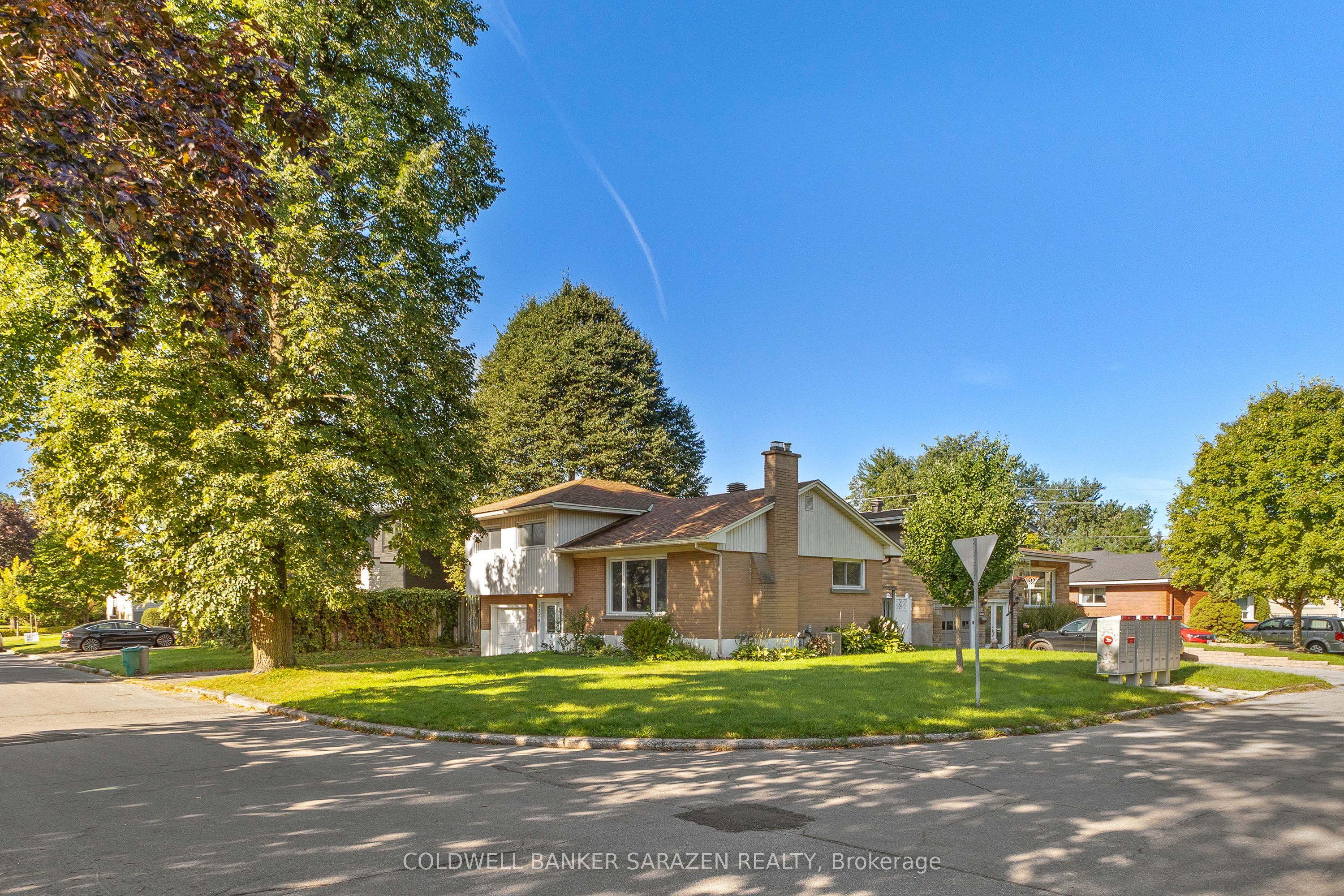 1220 Whitmore Avenue, Belair Park - Copeland Park and Area, ON K2C 2N7 photo 3