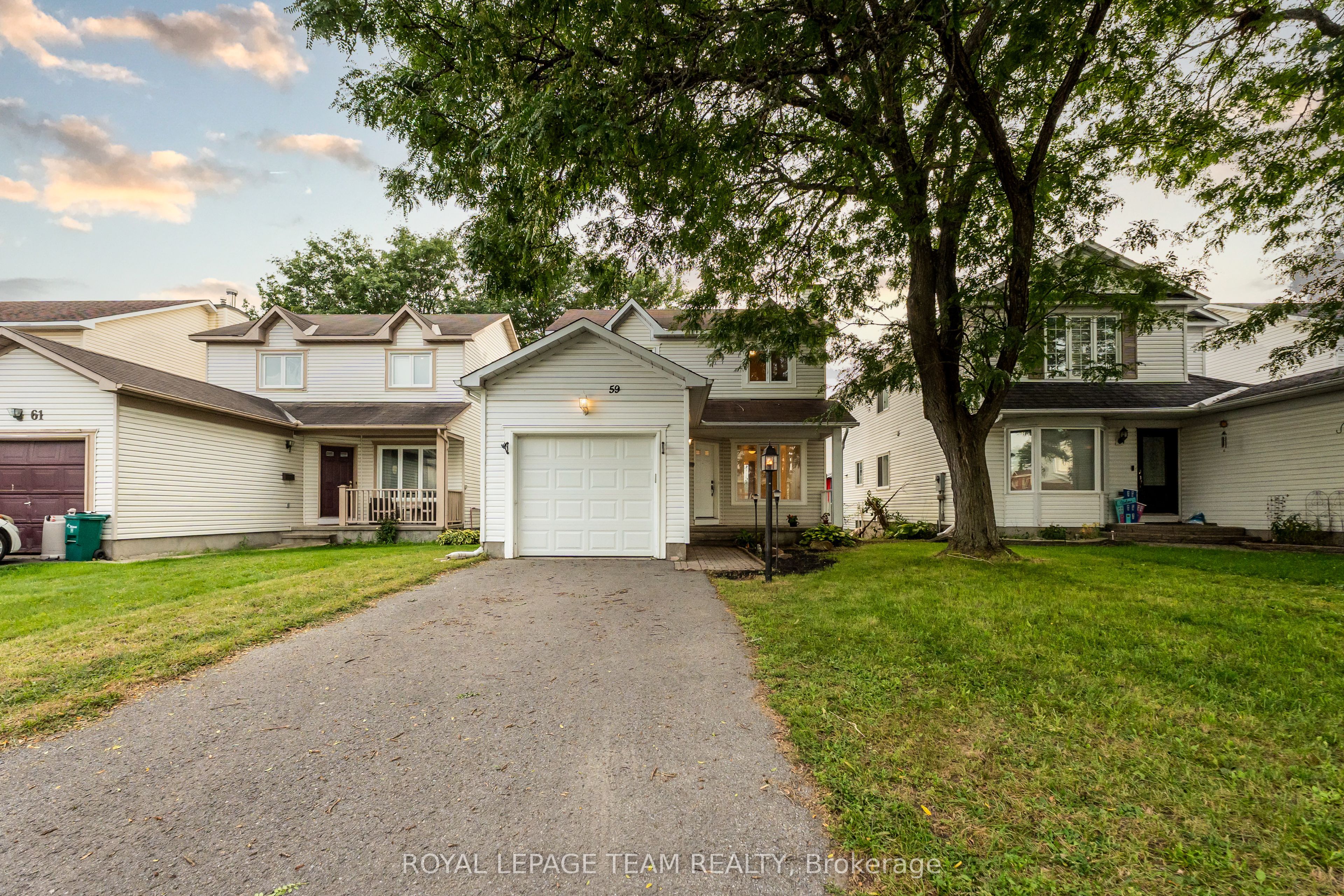 59 Sarrazin Way W, Barrhaven, ON K2J 4A6