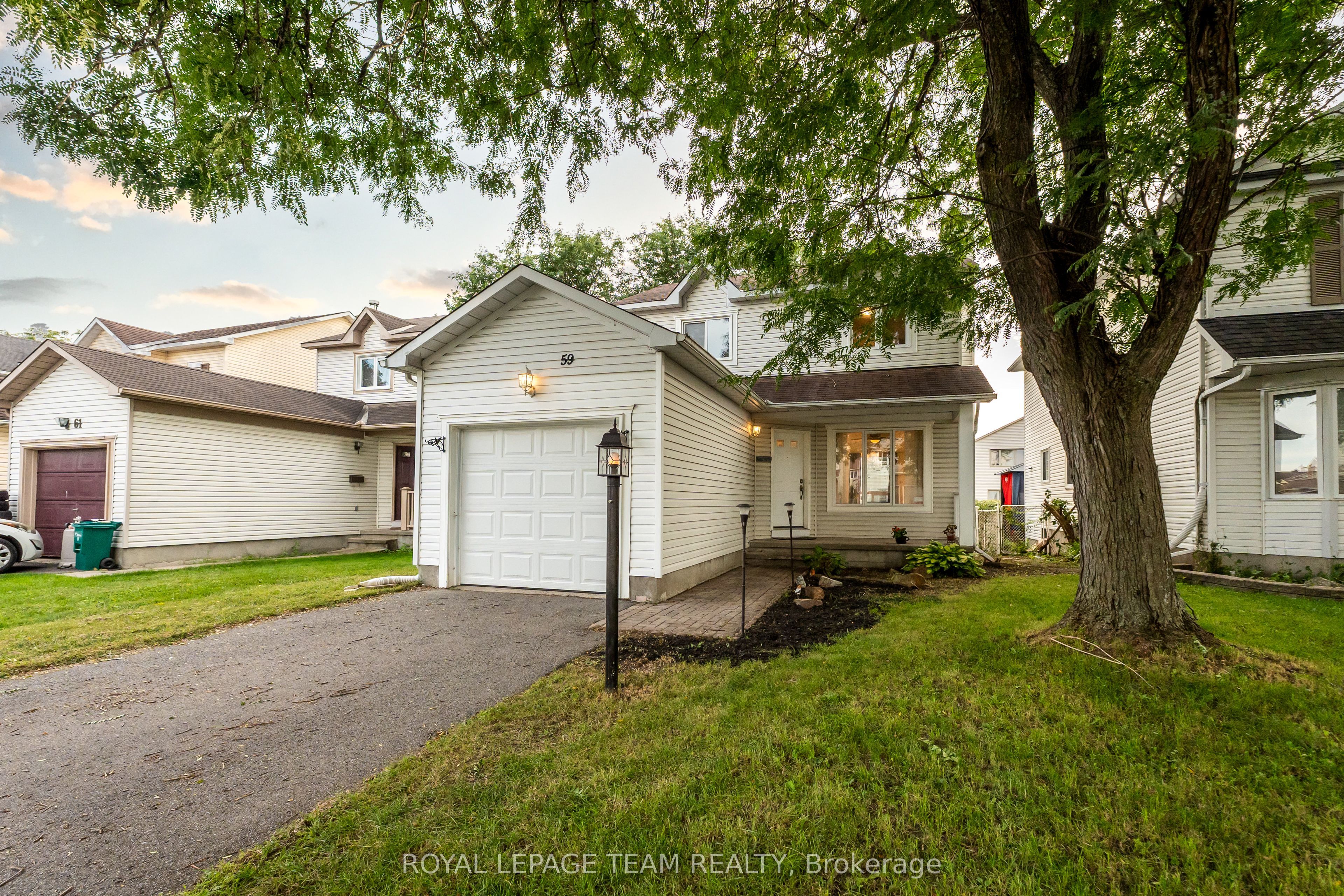59 Sarrazin Way W, Barrhaven, ON K2J 4A6 photo 3