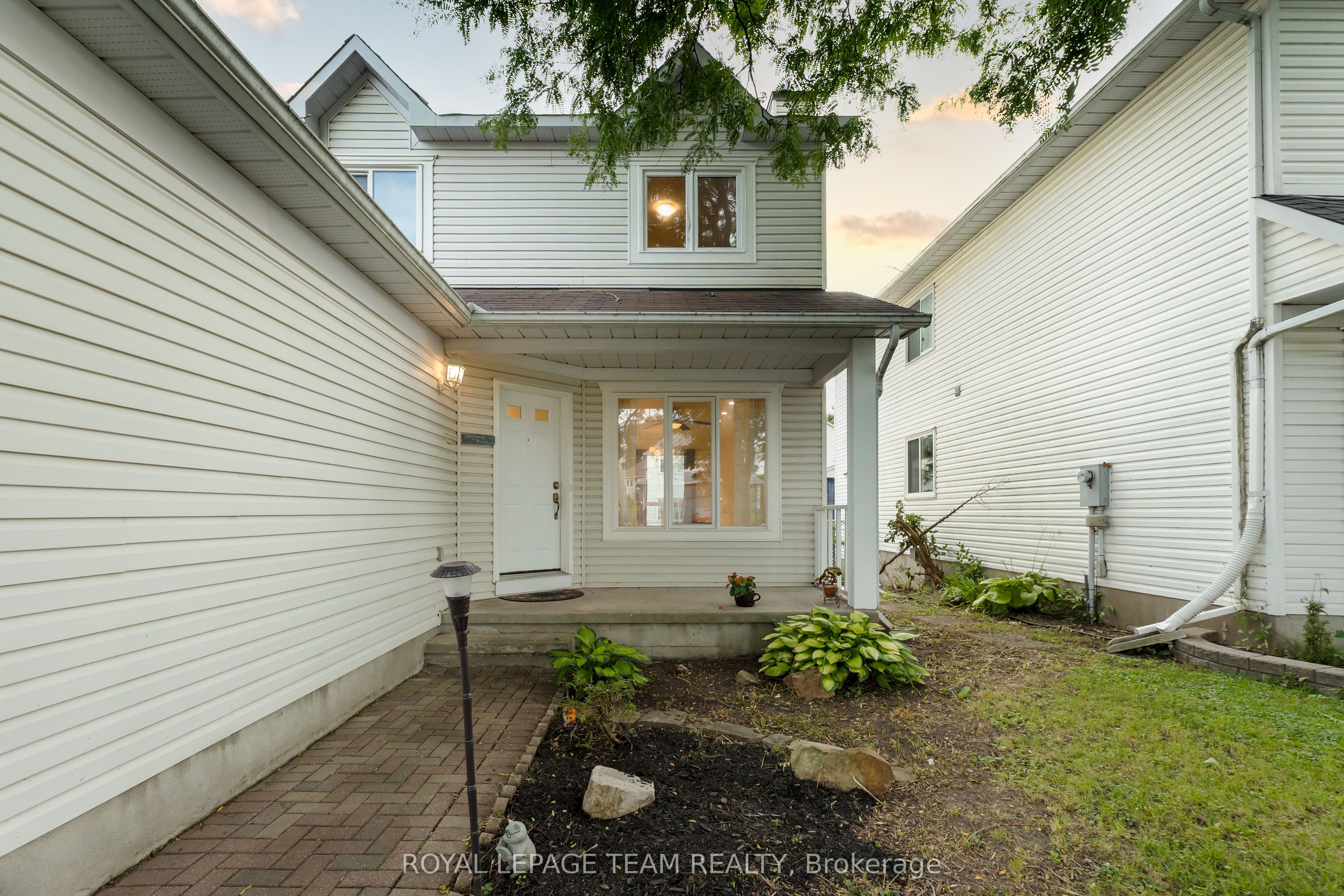 59 Sarrazin Way W, Barrhaven, ON K2J 4A6 photo 4