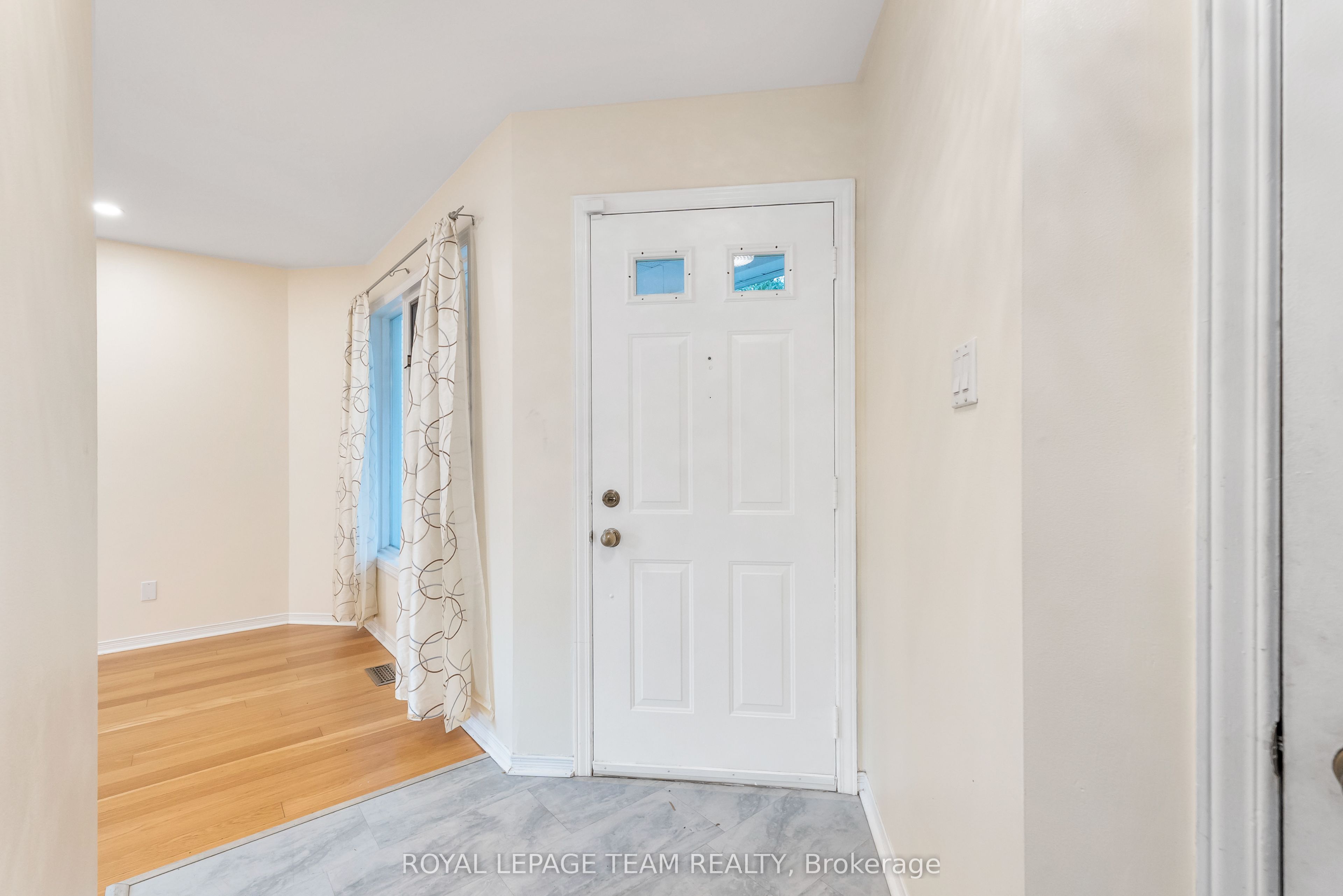 59 Sarrazin Way W, Barrhaven, ON K2J 4A6 photo 5