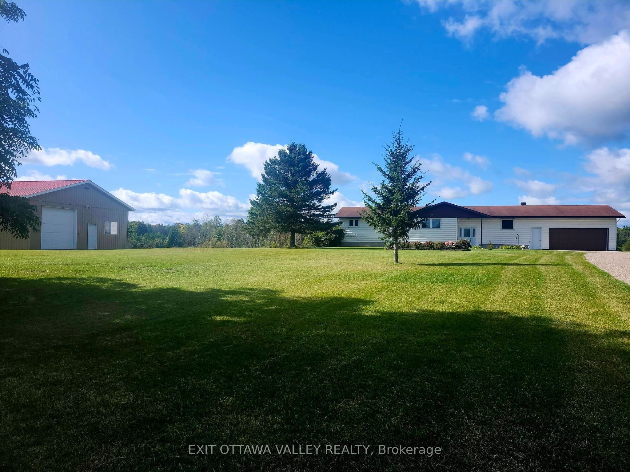 15267 17 Highway, Whitewater Region, ON K0J 0A9