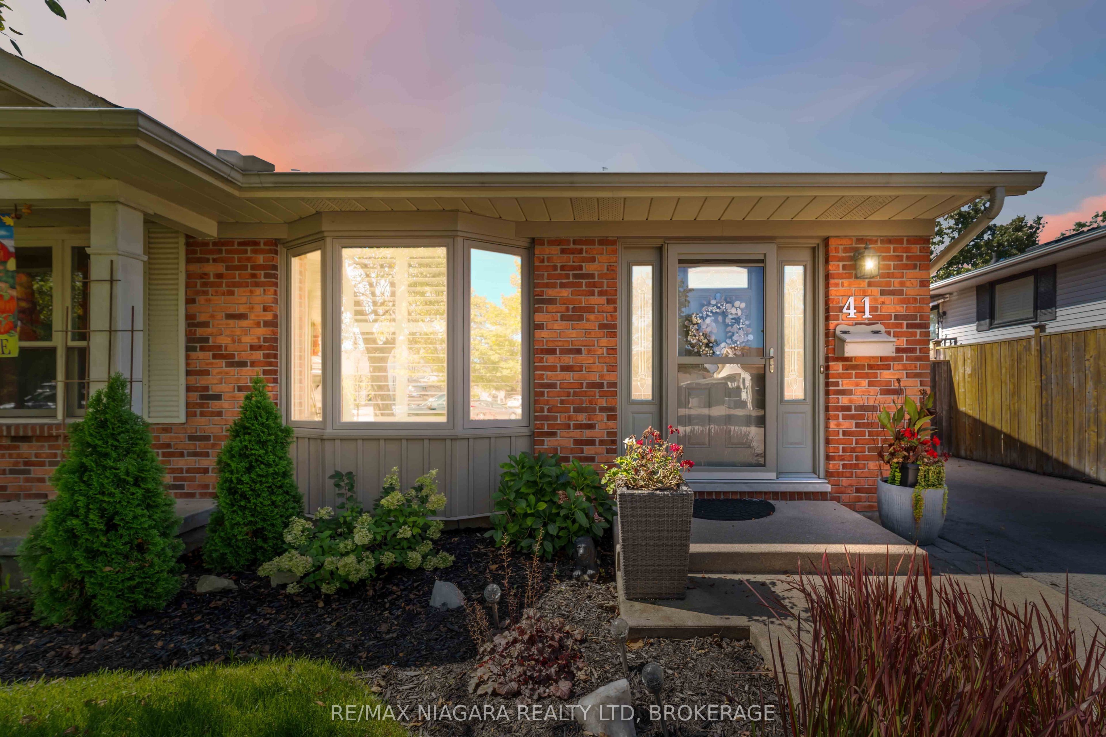 41 Fox Trail Drive, St. Catharines, ON L2S 3T7 photo 3