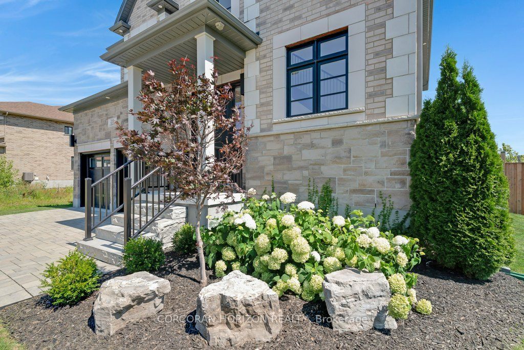 211 Ambrous Crescent, Guelph, ON N1G 0G3 photo 3