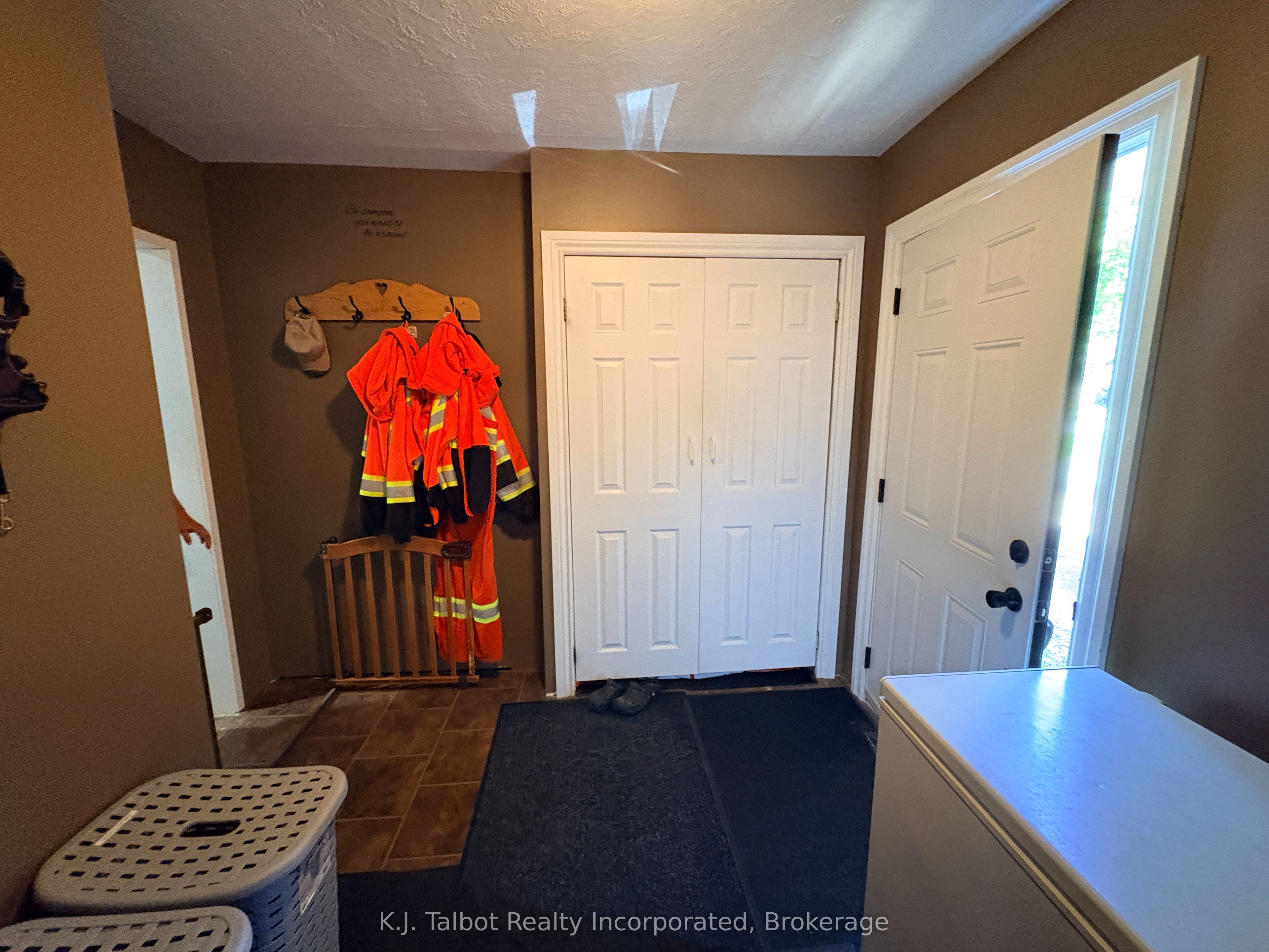 24 Maclellan Drive, Huron East, ON N0M 1J0 photo 3