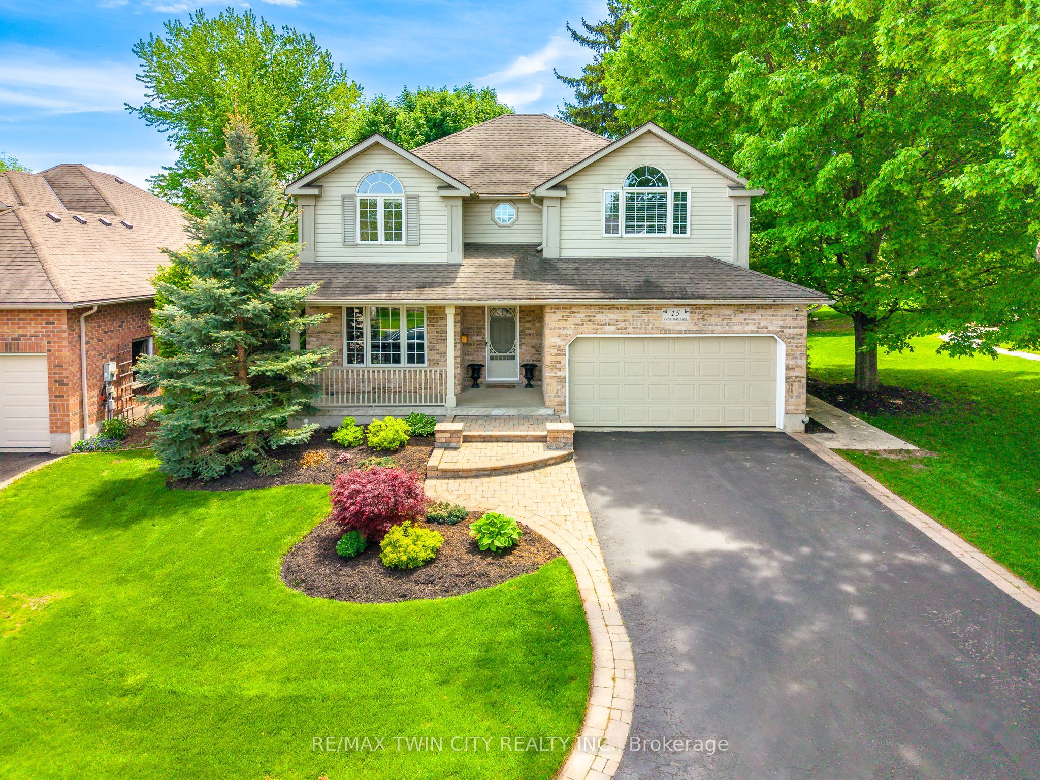 15 Carolinian Lane, Cambridge, ON N1S 5B5