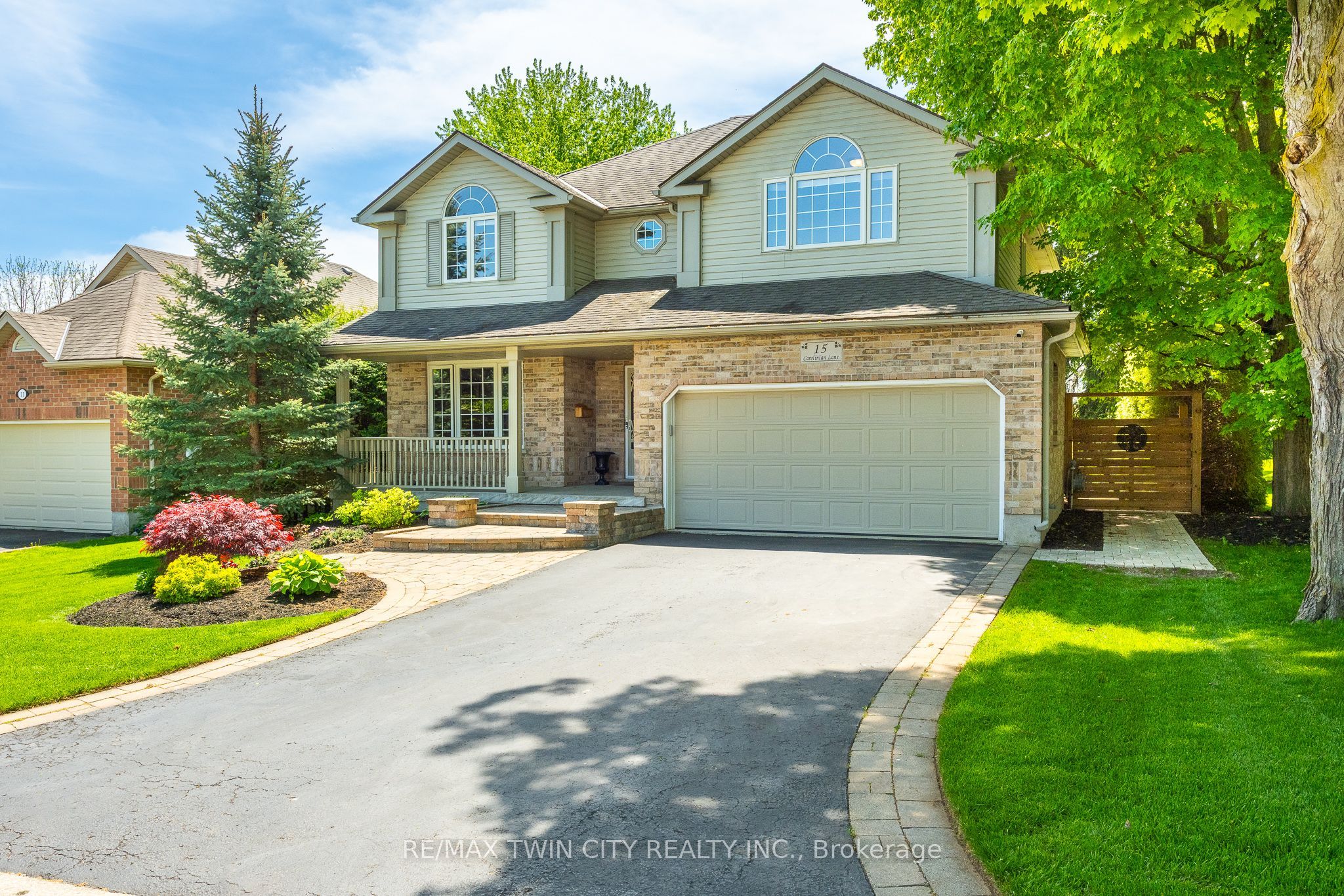 15 Carolinian Lane, Cambridge, ON N1S 5B5 photo 3