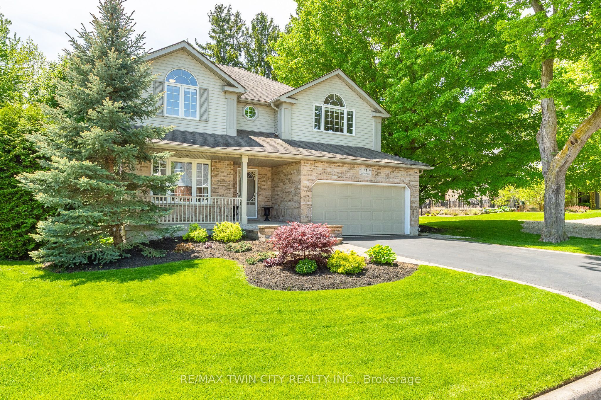 15 Carolinian Lane, Cambridge, ON N1S 5B5 photo 4