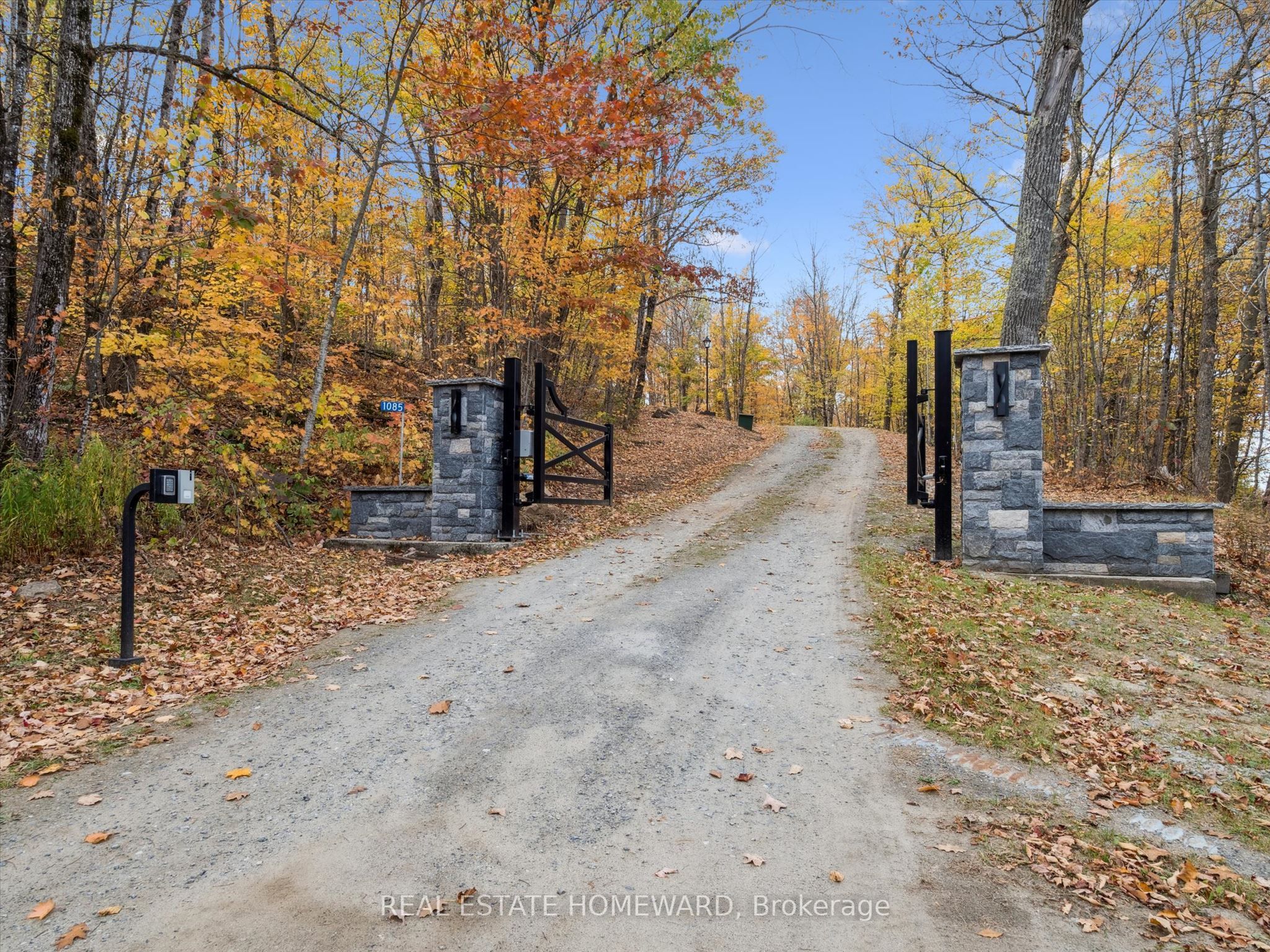 1085 Austin Lane, Lake of Bays, ON P0B 1A0