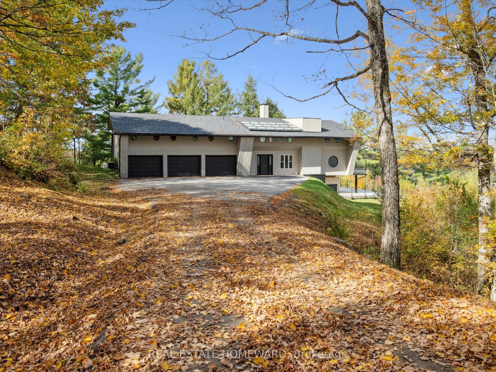 1085 Austin Lane, Lake of Bays, ON P0B 1A0 photo 4