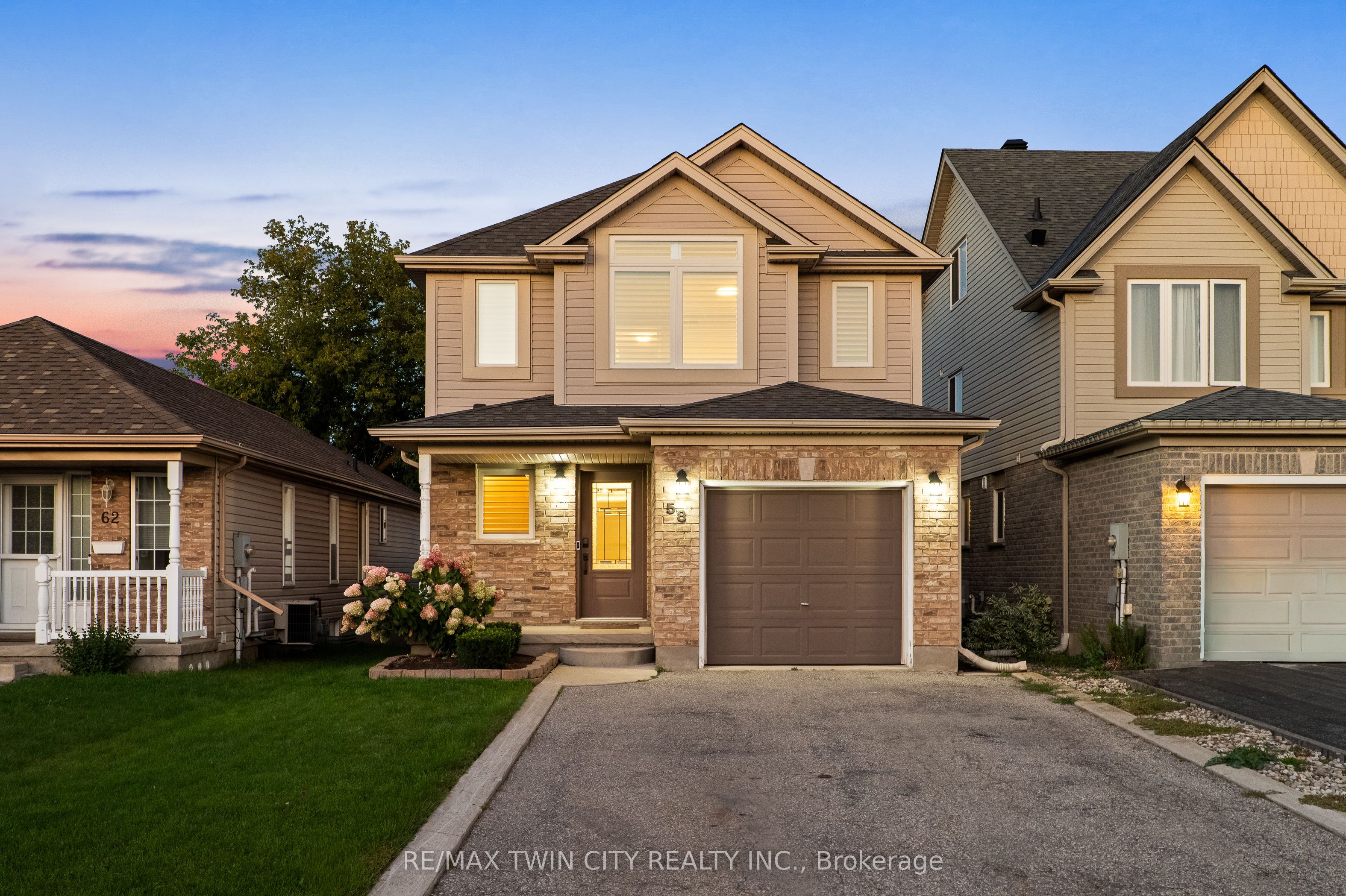 58 Chateau Crescent, Cambridge, ON N3H 5S2