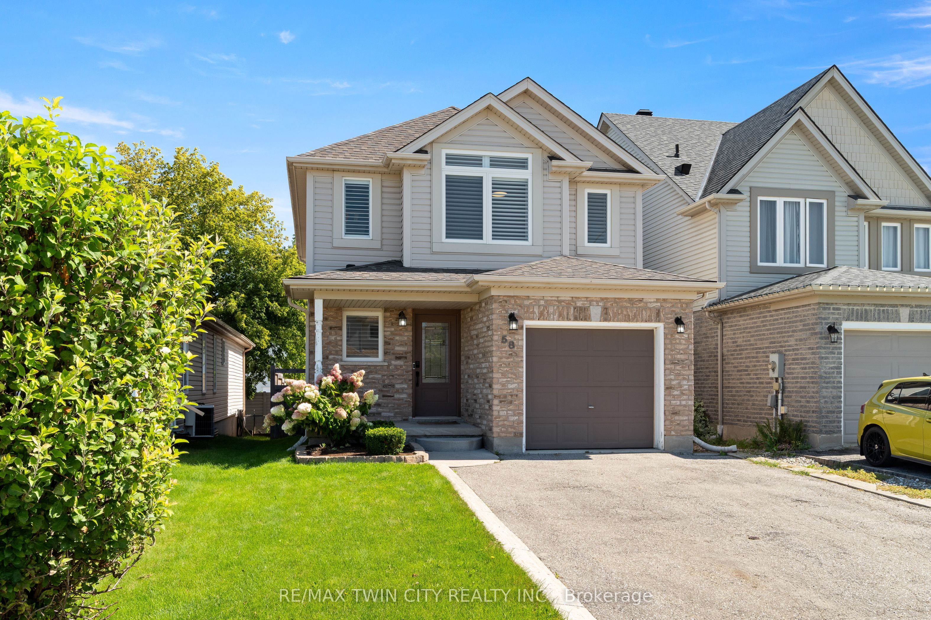 58 Chateau Crescent, Cambridge, ON N3H 5S2 photo 2