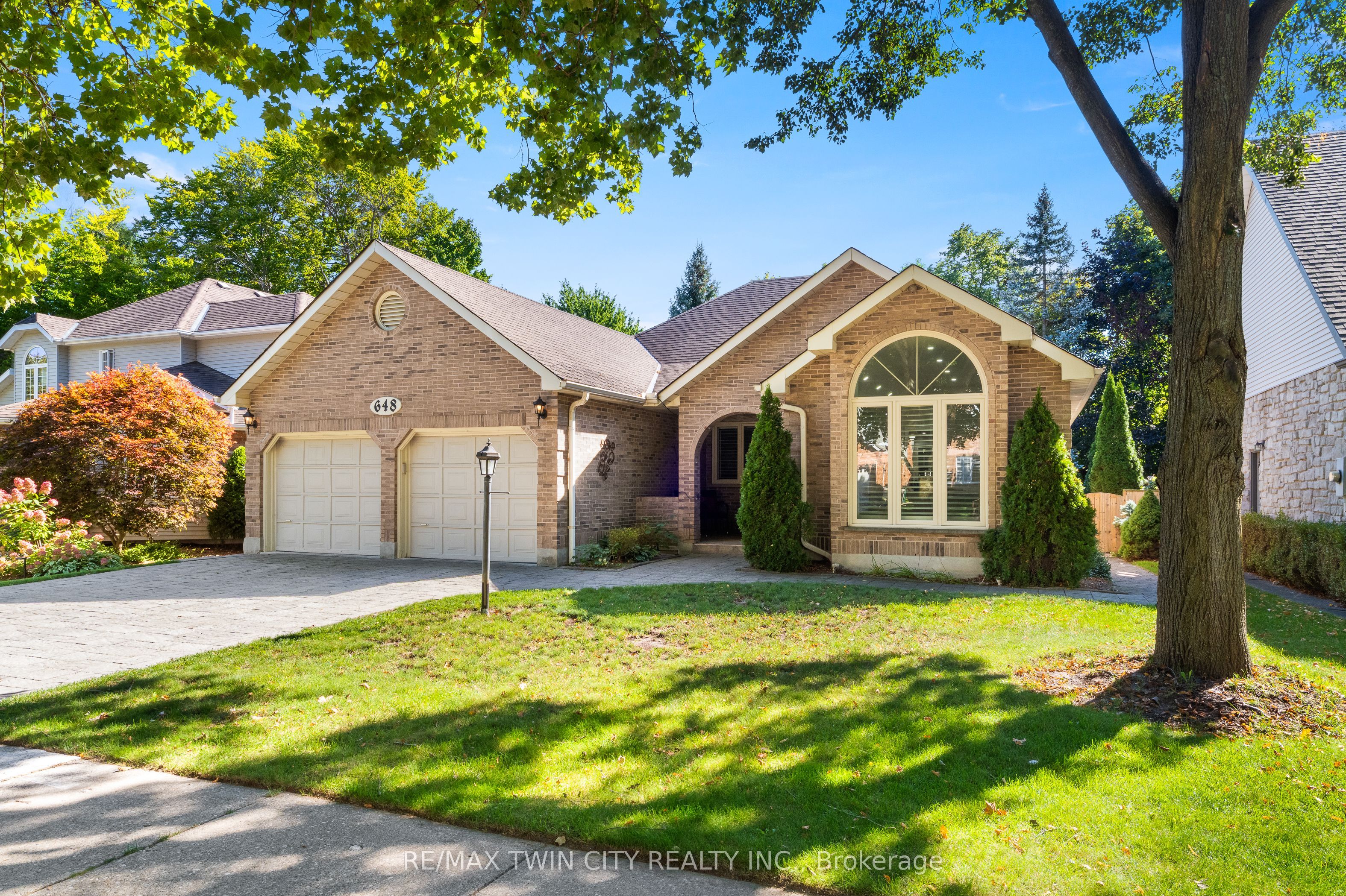 648 Bayhampton Crescent, Waterloo, ON N2K 3P1 photo 2