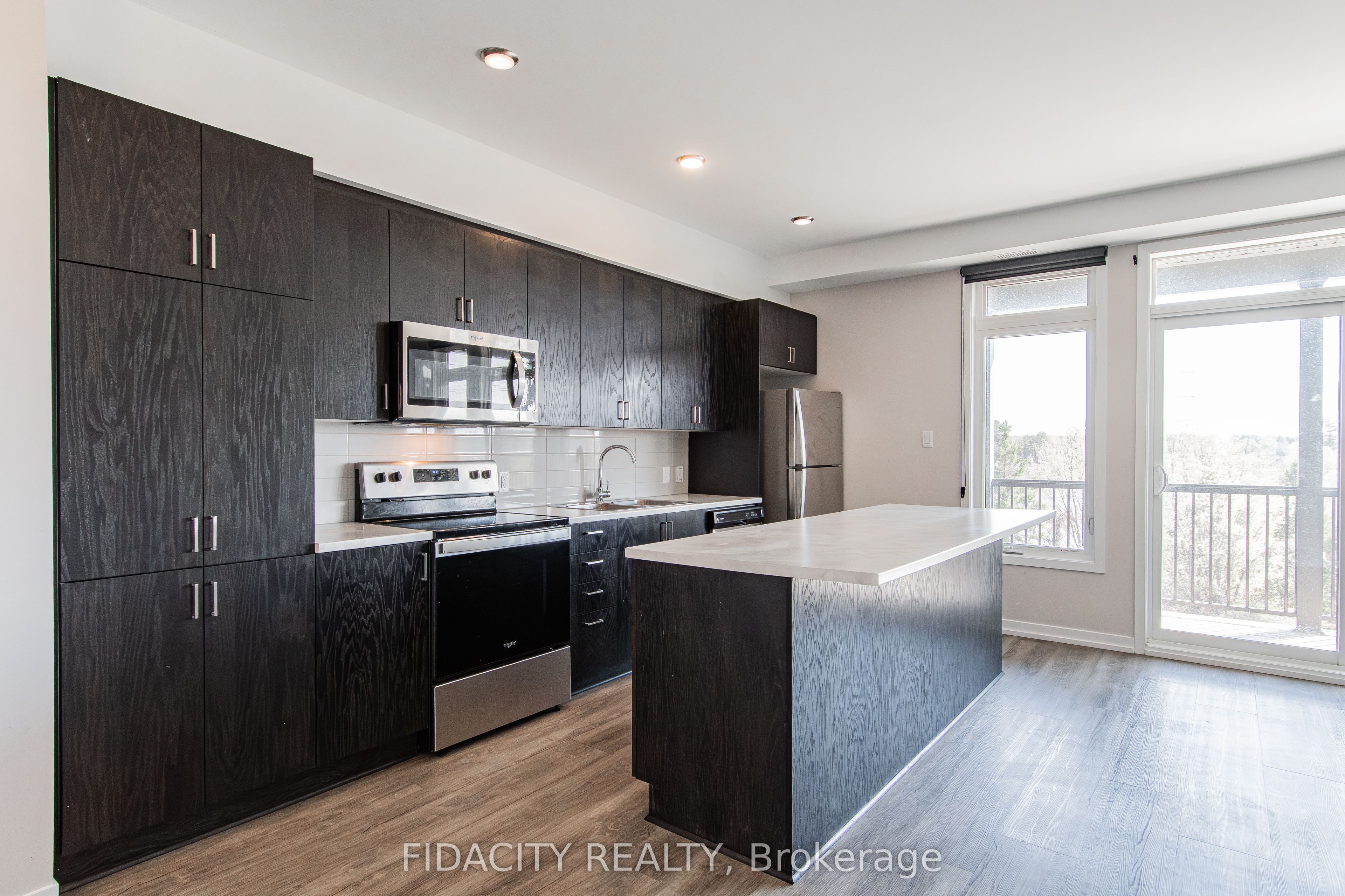 225 Citiplace Drive H, Cityview - Parkwoods Hills - Rideau Shore, ON K2E 0A8 photo 3