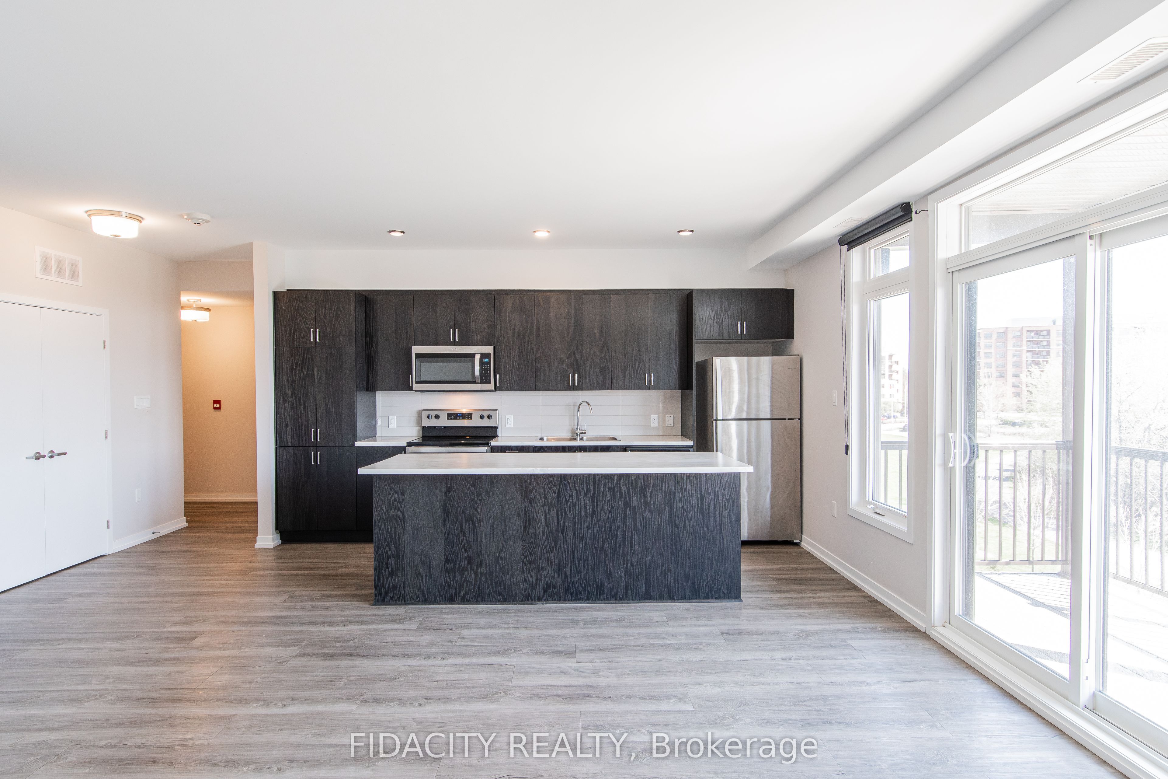 225 Citiplace Drive H, Cityview - Parkwoods Hills - Rideau Shore, ON K2E 0A8 photo 5