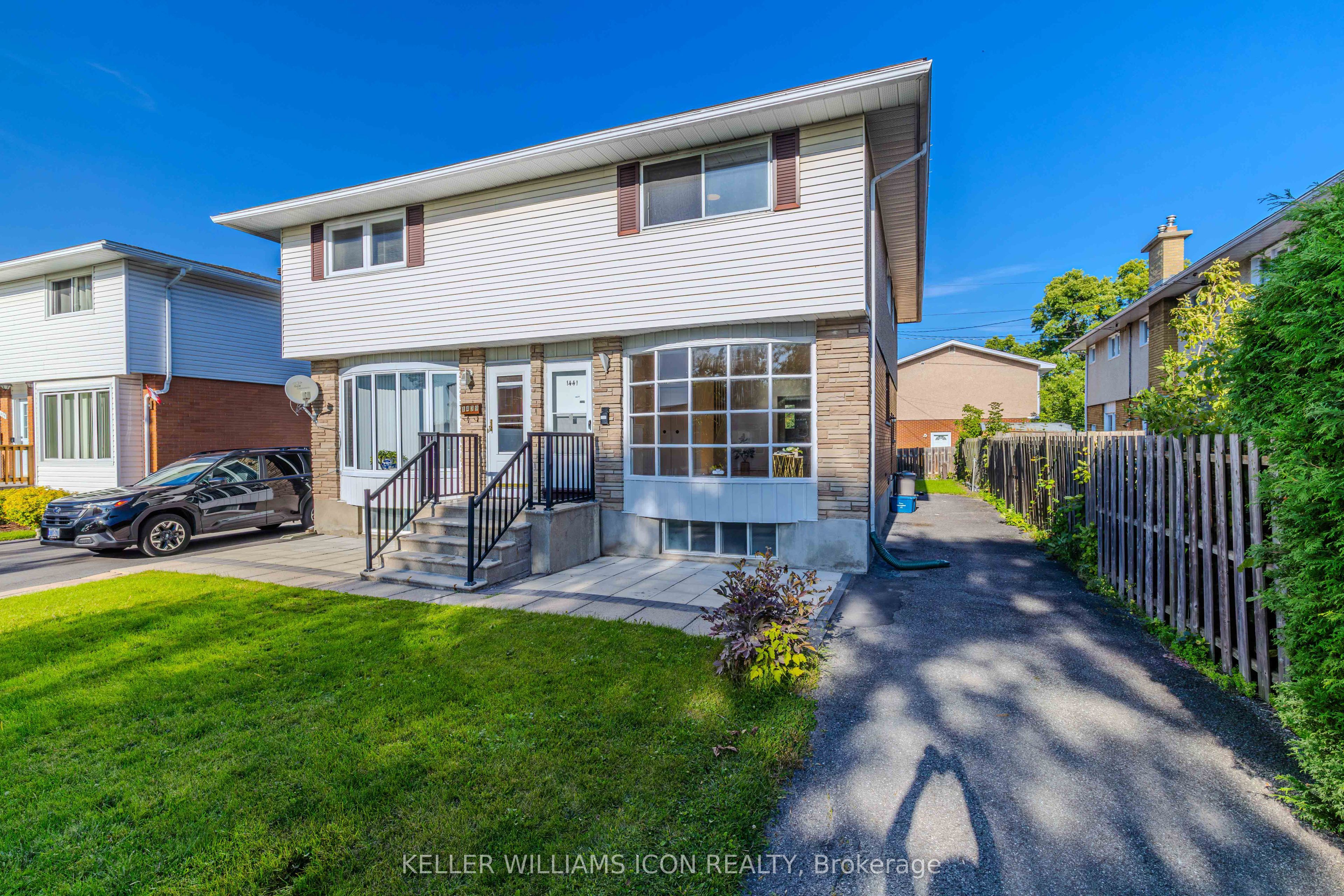 1441 Claymor Avenue, Mooneys Bay - Carleton Heights and Area, ON K2C 1S7 photo 2