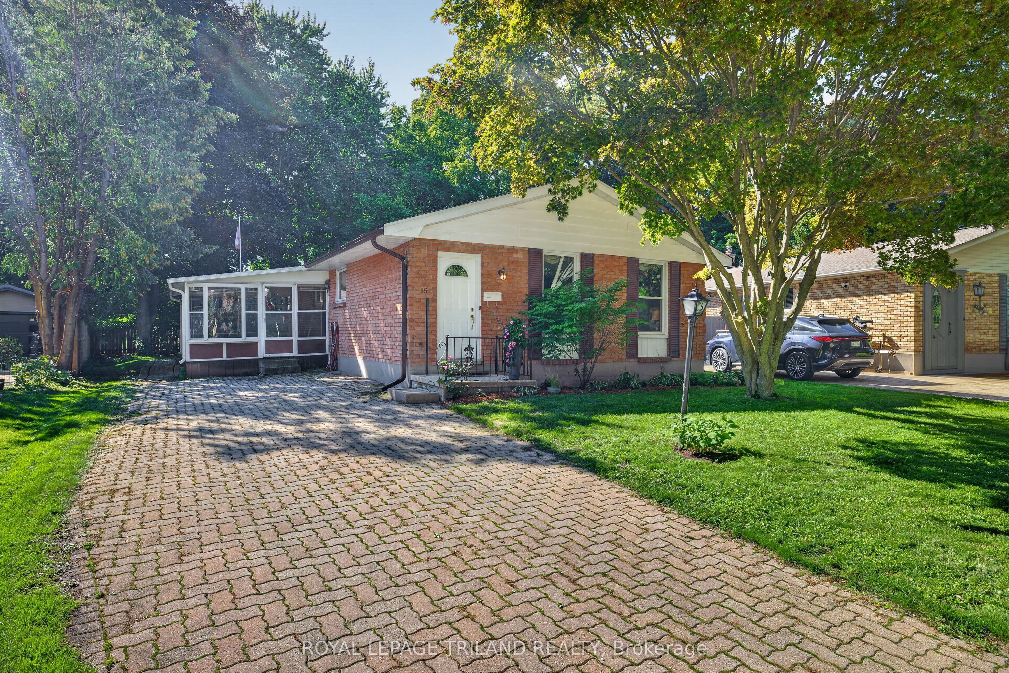 15 Carmen Crescent, London North, ON N5X 2B4 photo 2