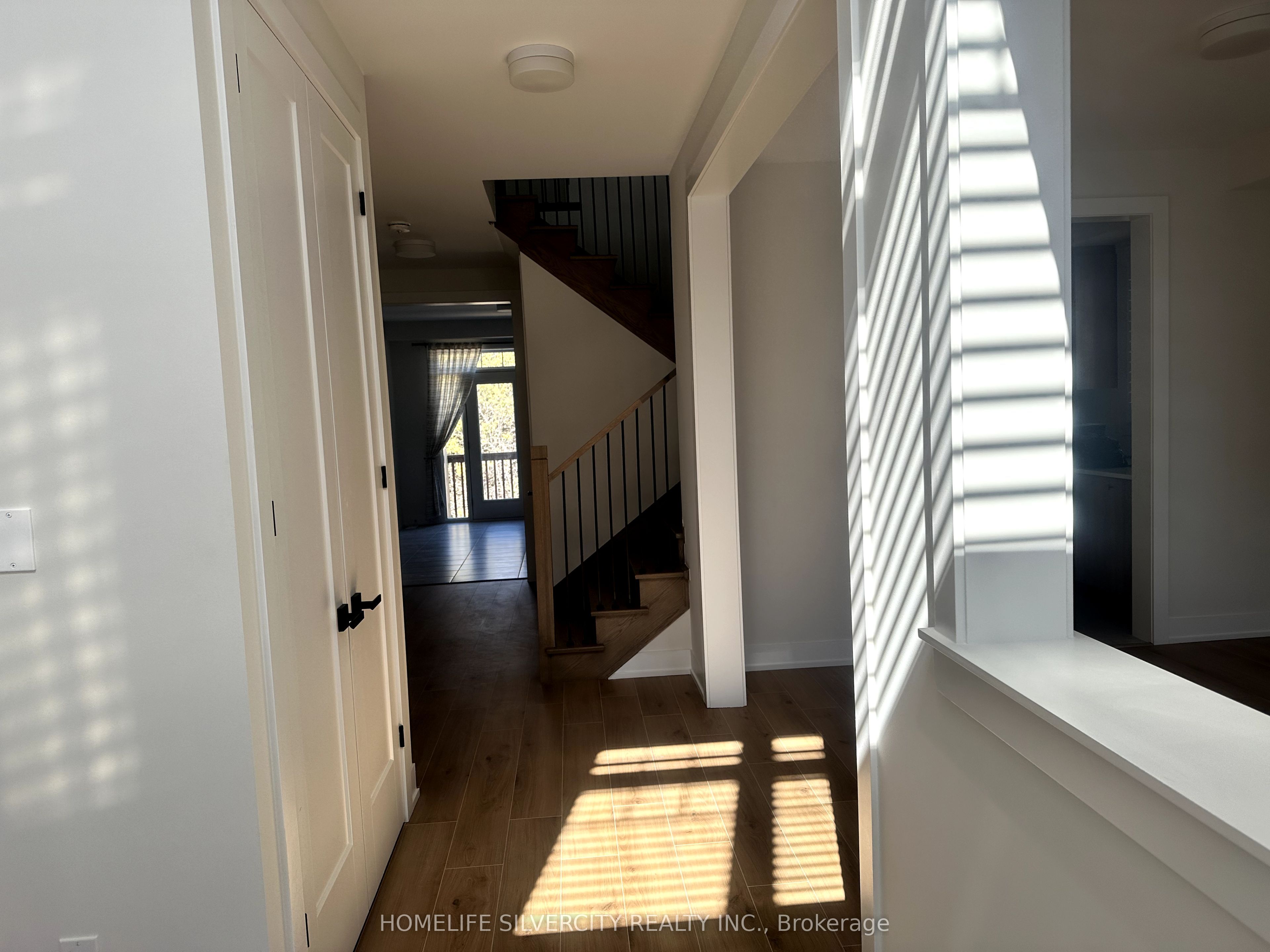 1049 Denton Drive, Cobourg, ON K9A 3T8 photo 2