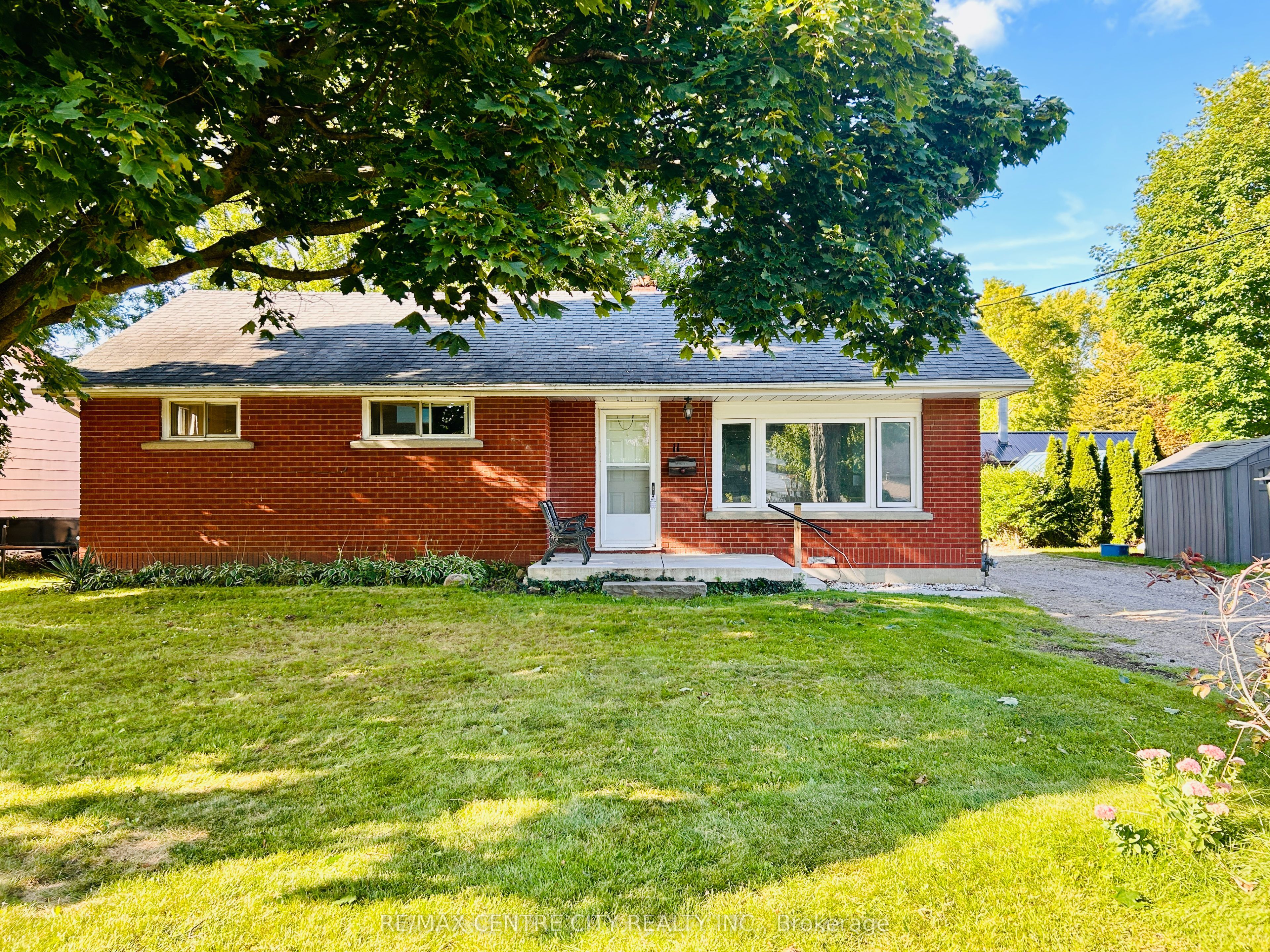 11 Marchant Street, Aylmer, ON N5H 1V5