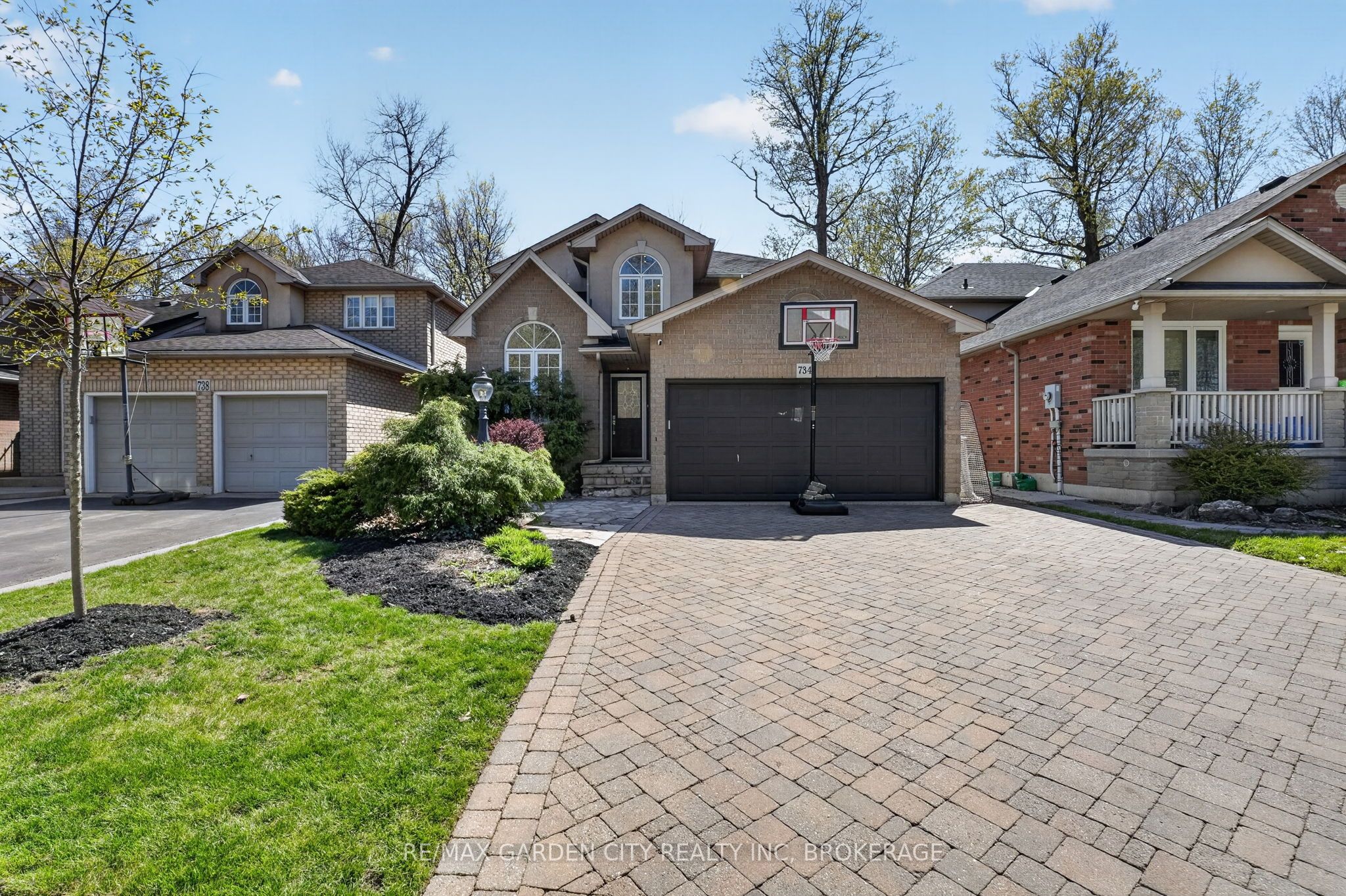 734 Brigadoon Drive, Hamilton, ON L9C 7S2 photo 4