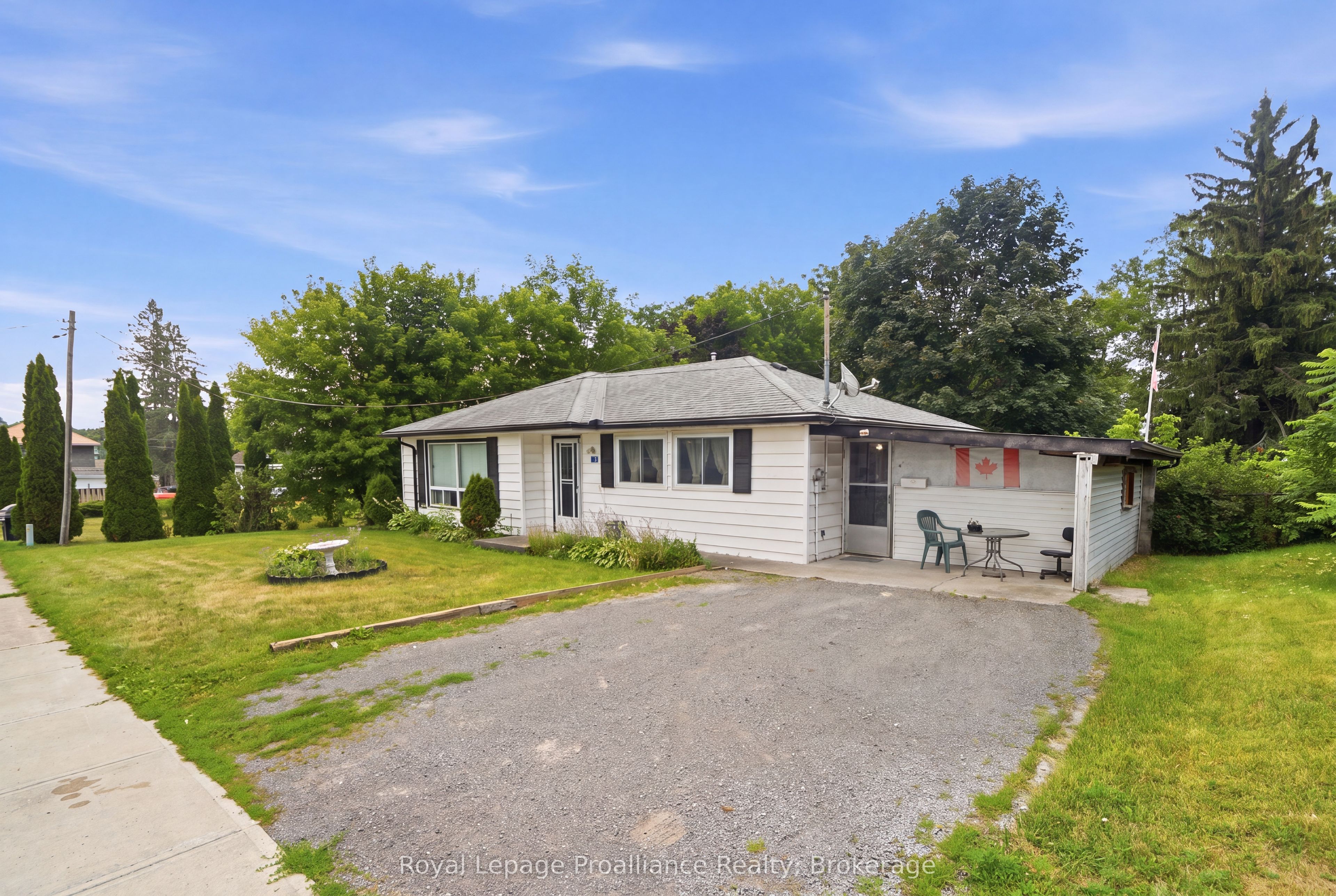 43 Adelaide St Street, Quinte West, ON K0K 2C0 photo 3