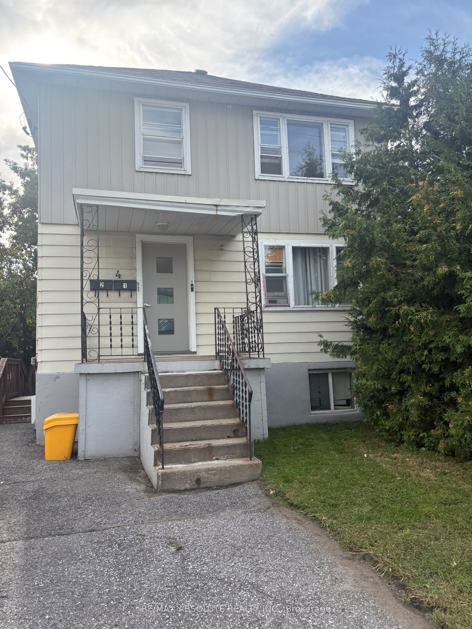 4 Holland Avenue 2, Tunneys Pasture and Ottawa West, ON K1Y 0X4