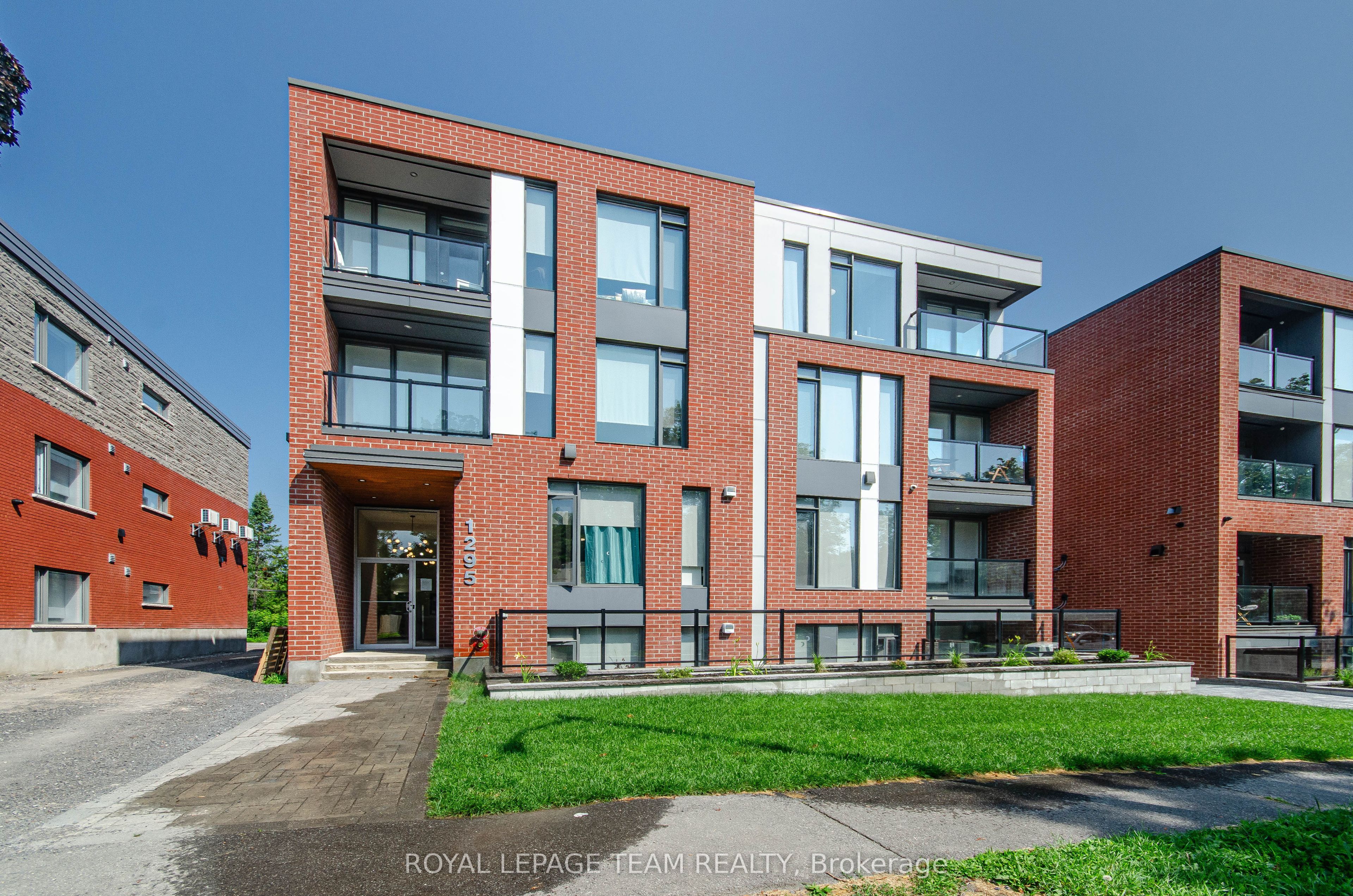 1295 Summerville Avenue 304, Carlington - Central Park, ON K1Z 8G7