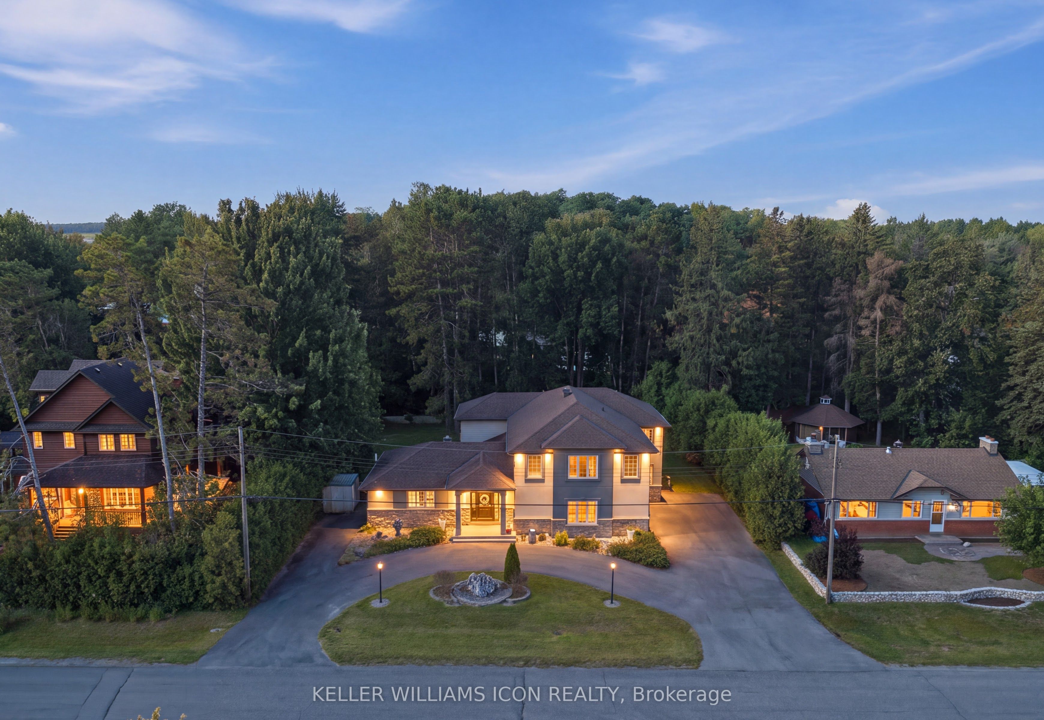 12 Bie Street, Tanglewood - Grenfell Glen - Pineglen, ON K2G 0K7