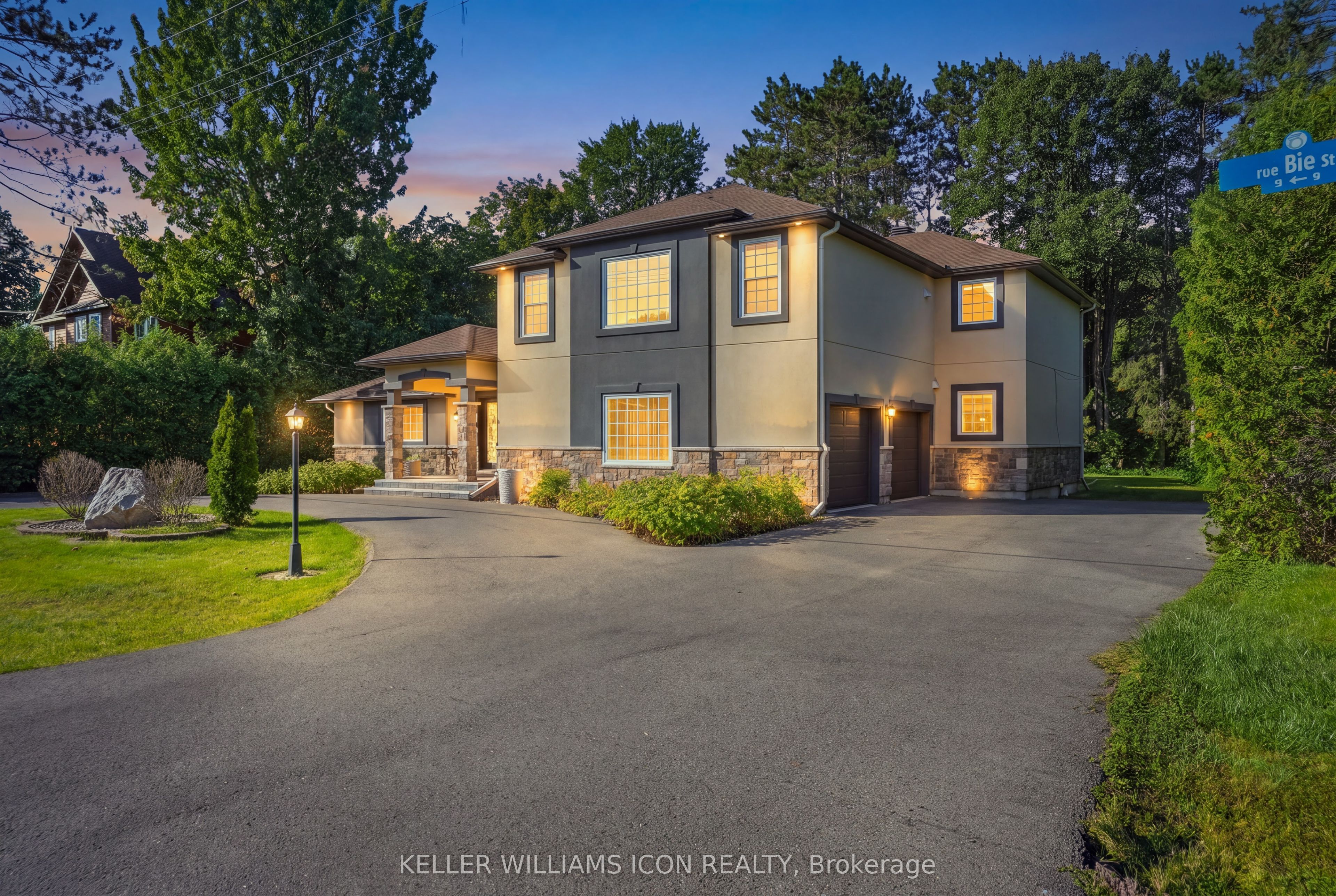 12 Bie Street, Tanglewood - Grenfell Glen - Pineglen, ON K2G 0K7 photo 3