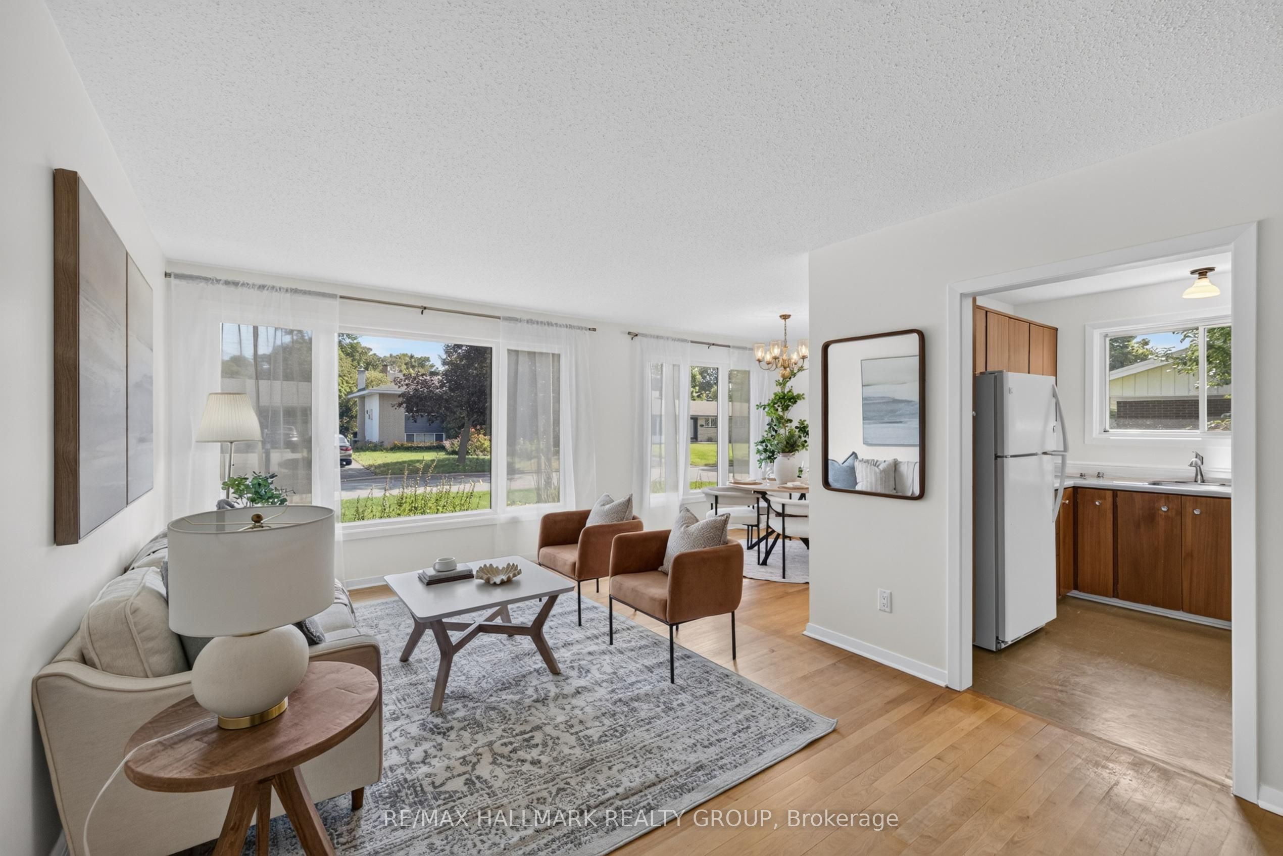 3051 Cowan Crescent, Billings Bridge - Riverside Park and Area, ON K1V 8K9 photo 2