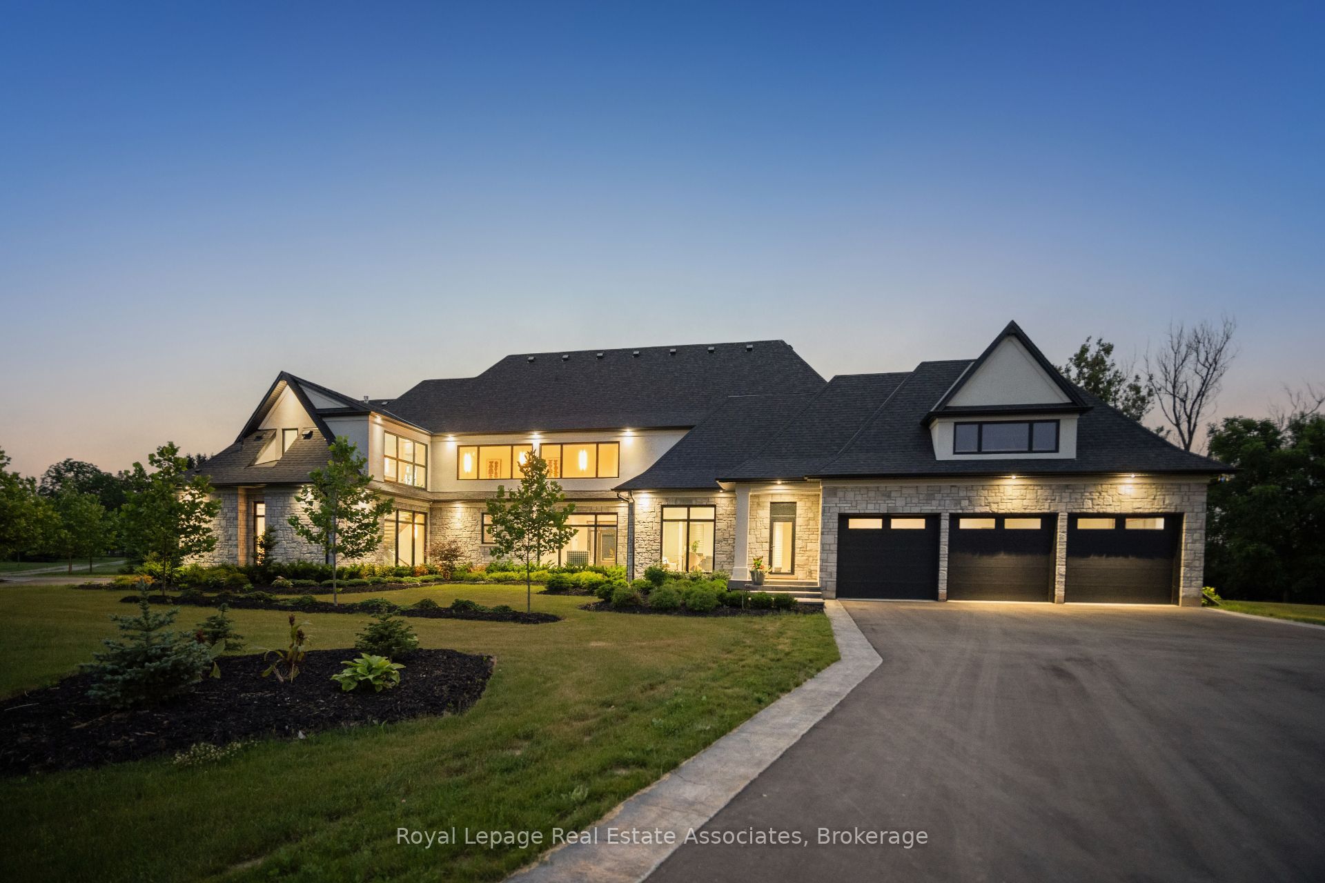 2 River Road, Brant, ON N3T 0N2