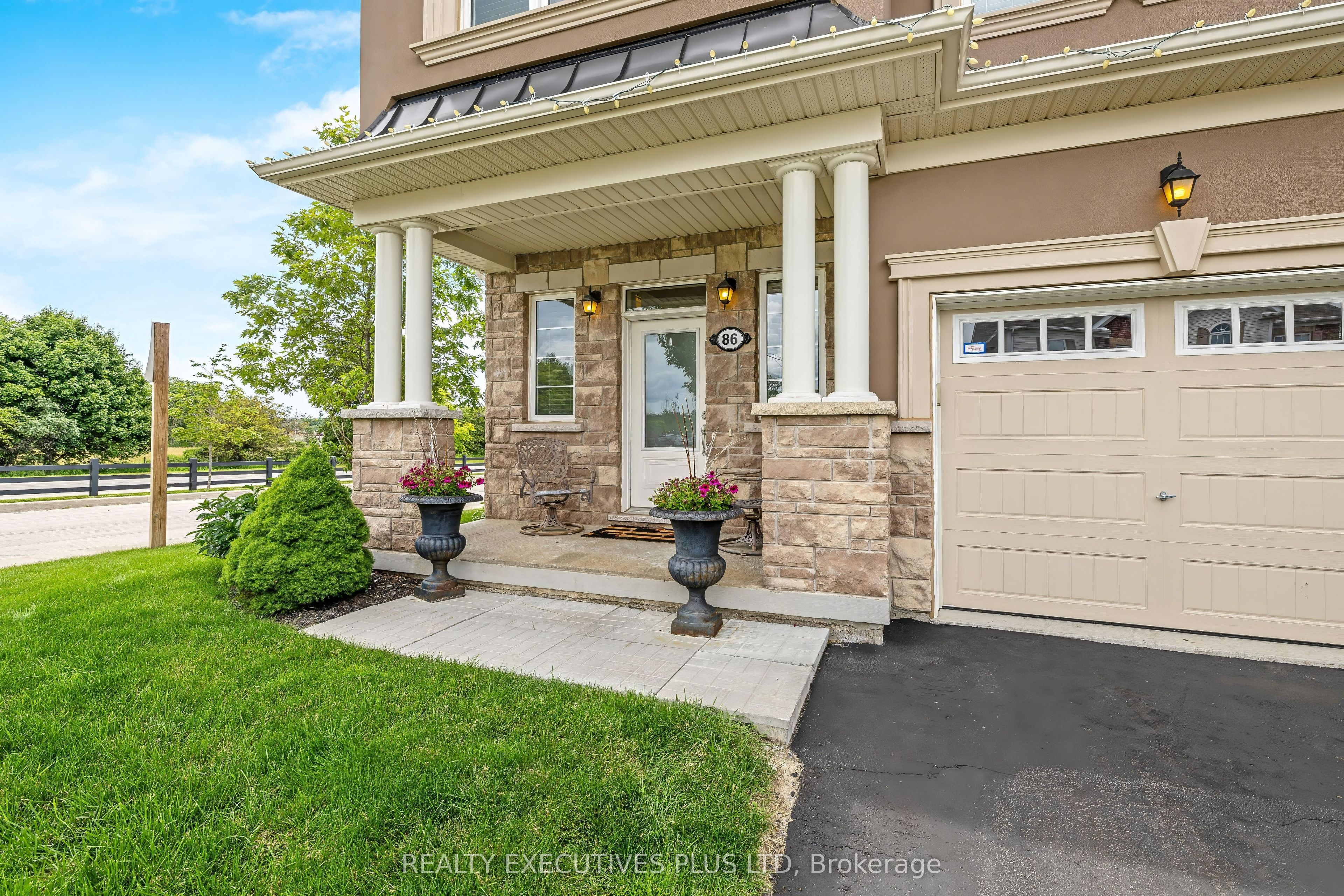 86 Stillwater Crescent, Hamilton, ON L0R 2H8 photo 2