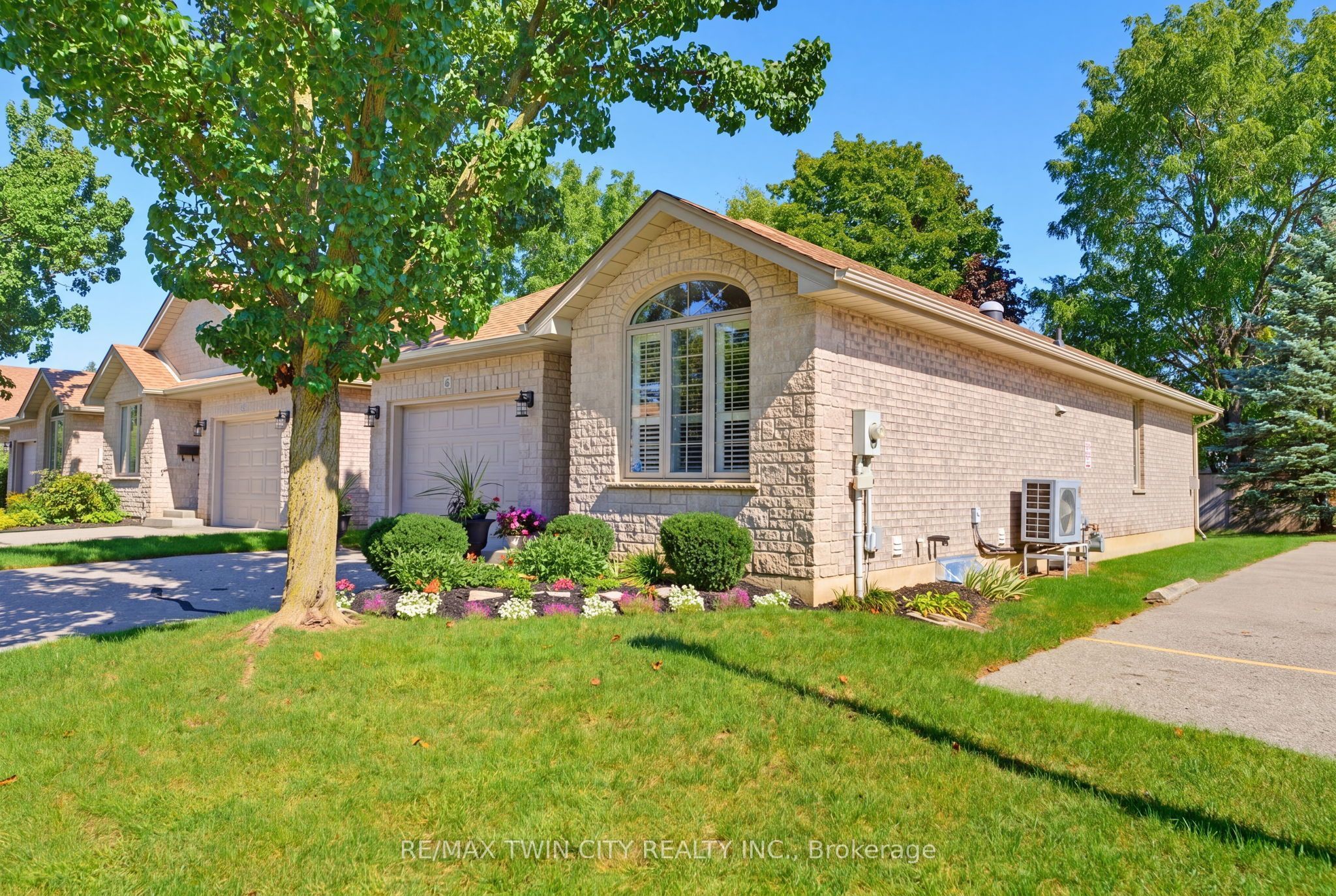 73 Morton Avenue W 9, Brantford, ON N3R 2N7