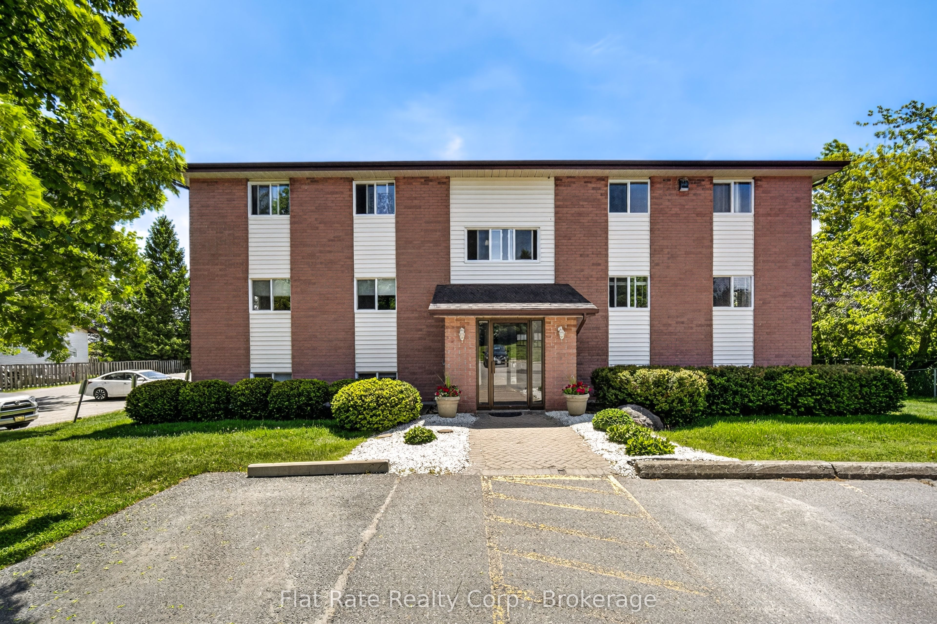 1429 Clearview Drive 101, Peterborough, ON K9K 1X8 photo 2