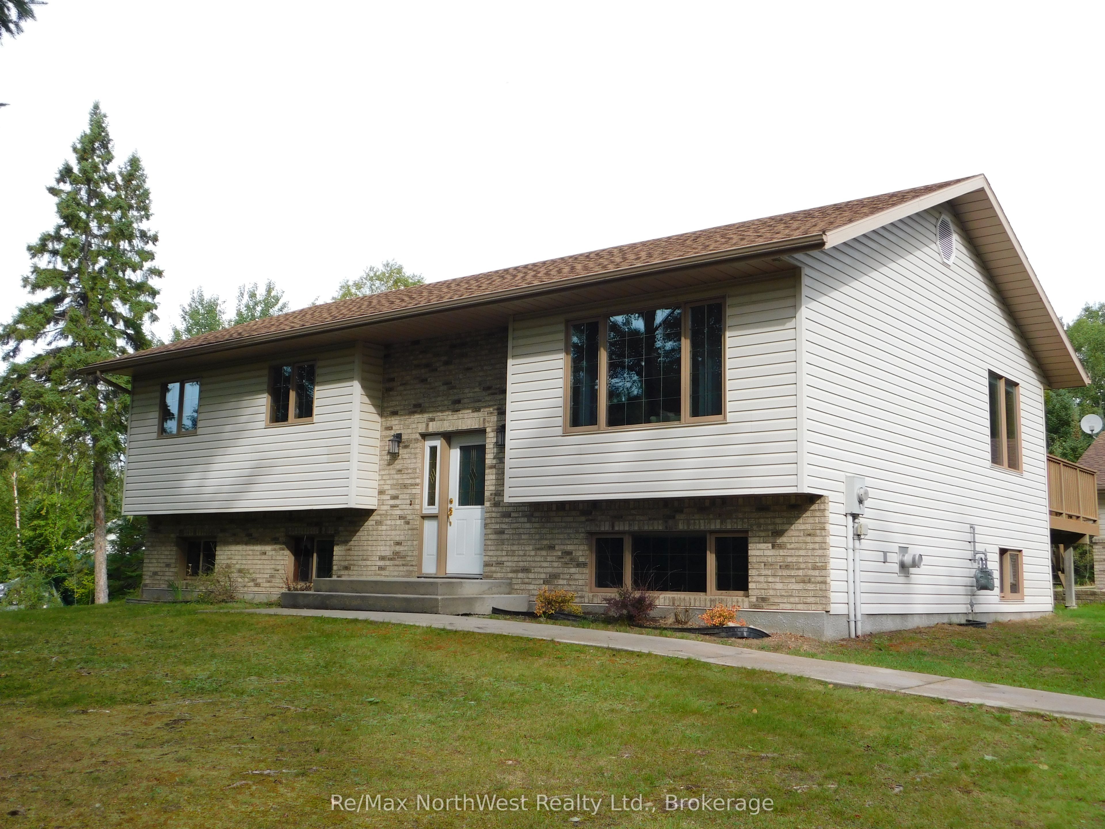 785 Sandy Beach Road, Dryden, ON P8N 2Y4 photo 2