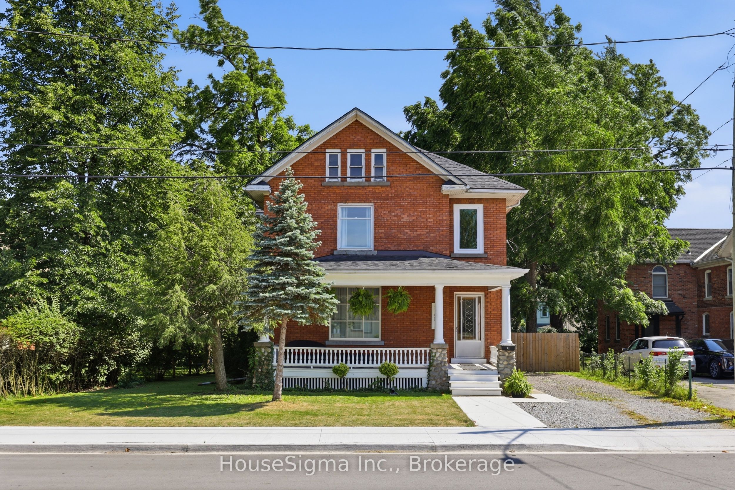 41 Maple Avenue, Welland, ON L3C 5E9