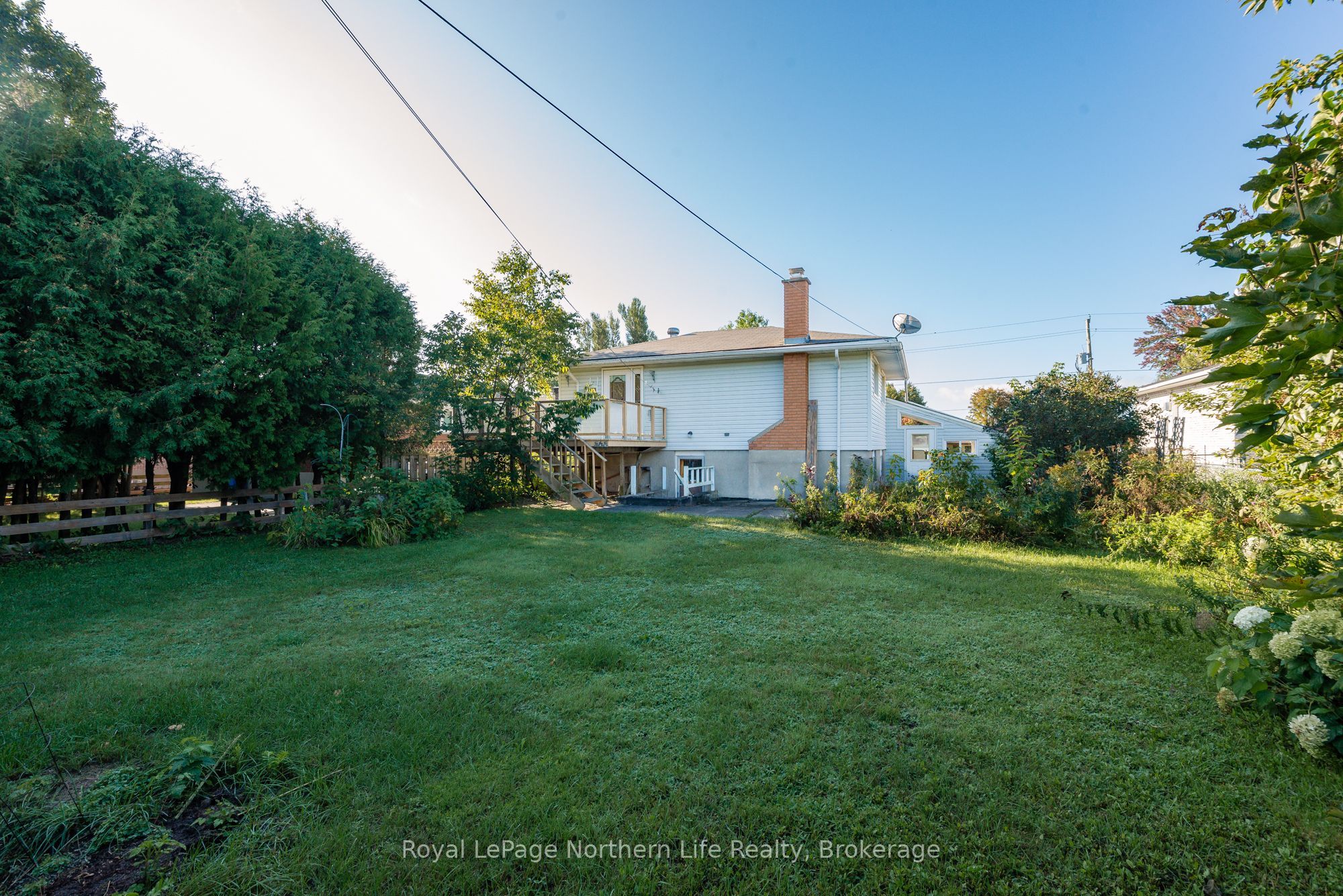 2043 Mckeown Avenue, North Bay, ON P1B 7N8 photo 3