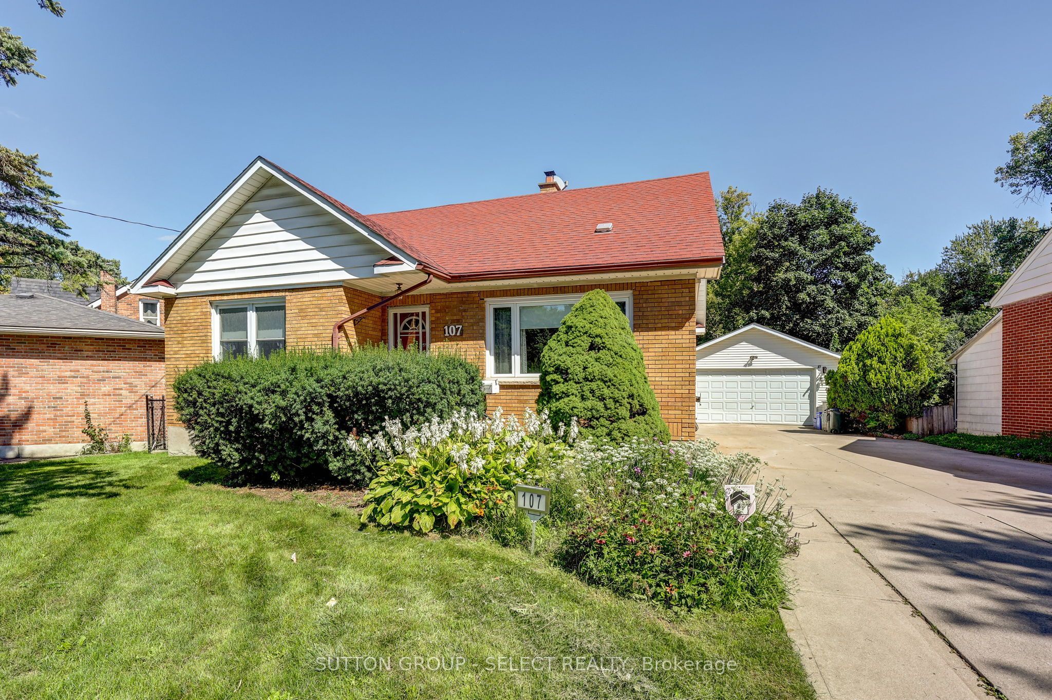 107 Roehampton Avenue, London East, ON N5V 2A6 photo 2