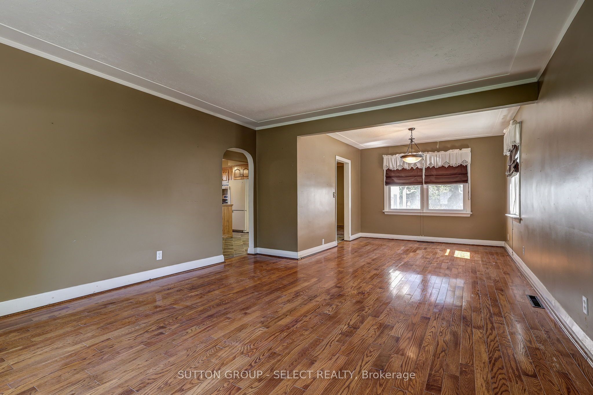 107 Roehampton Avenue, London East, ON N5V 2A6 photo 3