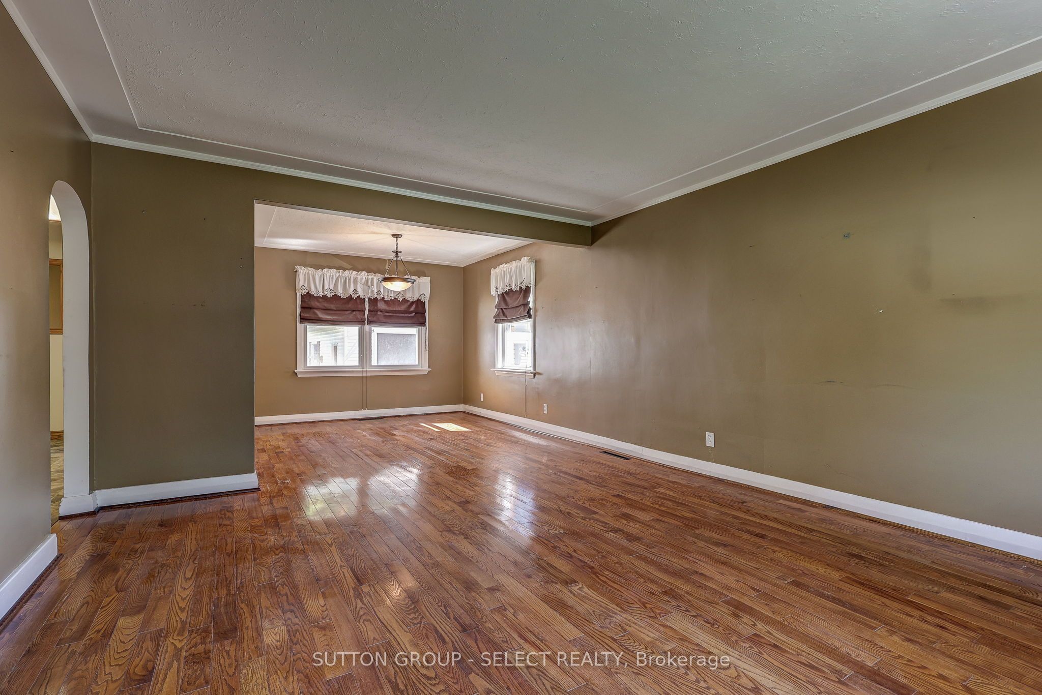 107 Roehampton Avenue, London East, ON N5V 2A6 photo 4