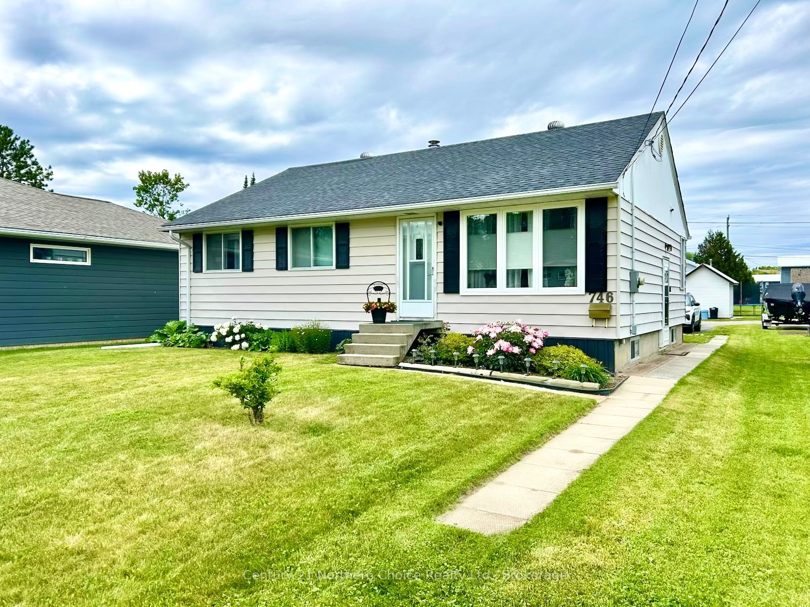 746 Thompson Street, Fort Frances, ON P9A 2W8