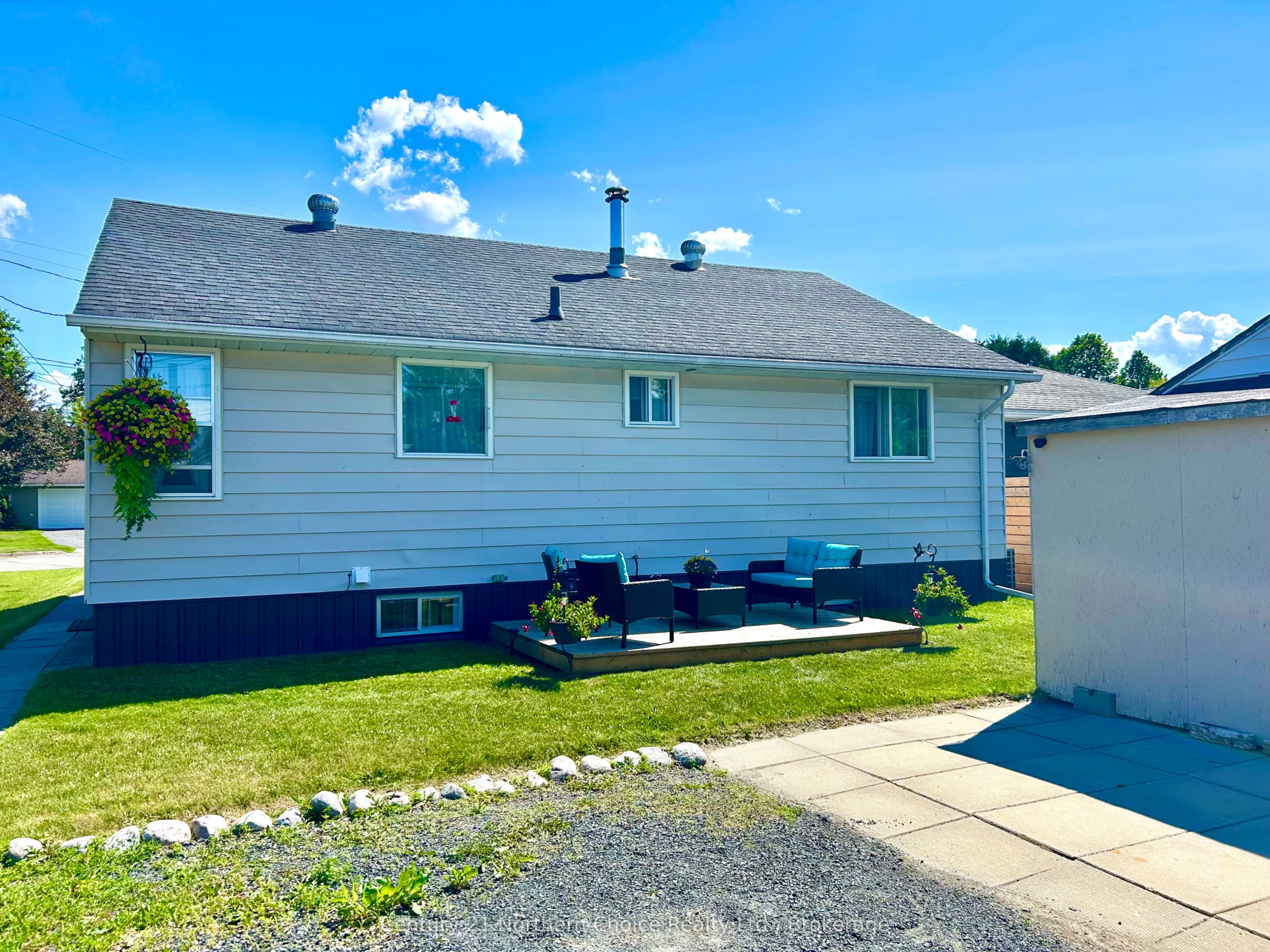 746 Thompson Street, Fort Frances, ON P9A 2W8 photo 4