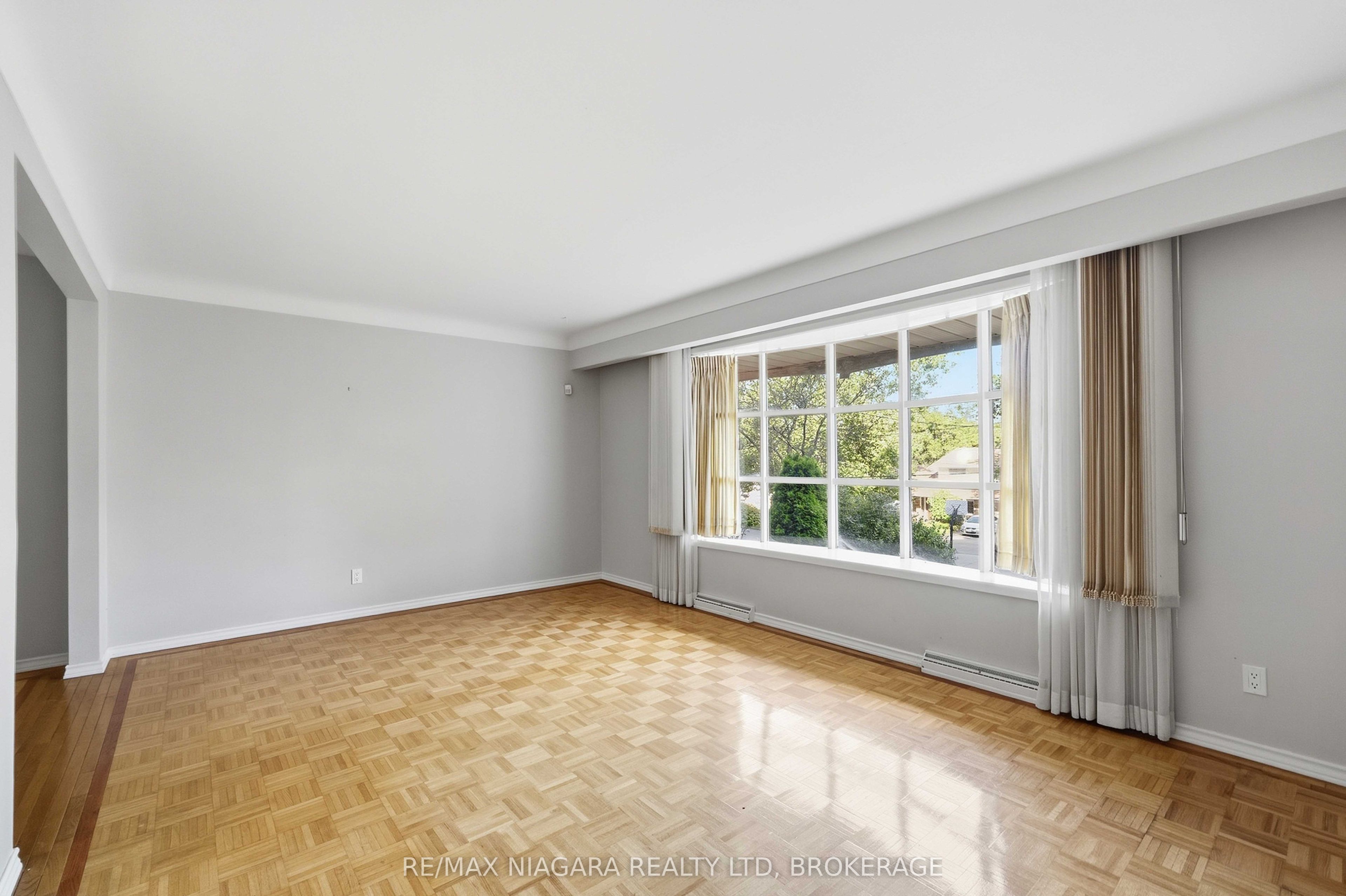 150 Woodside Drive, St. Catharines, ON L2T 1X2 photo 4